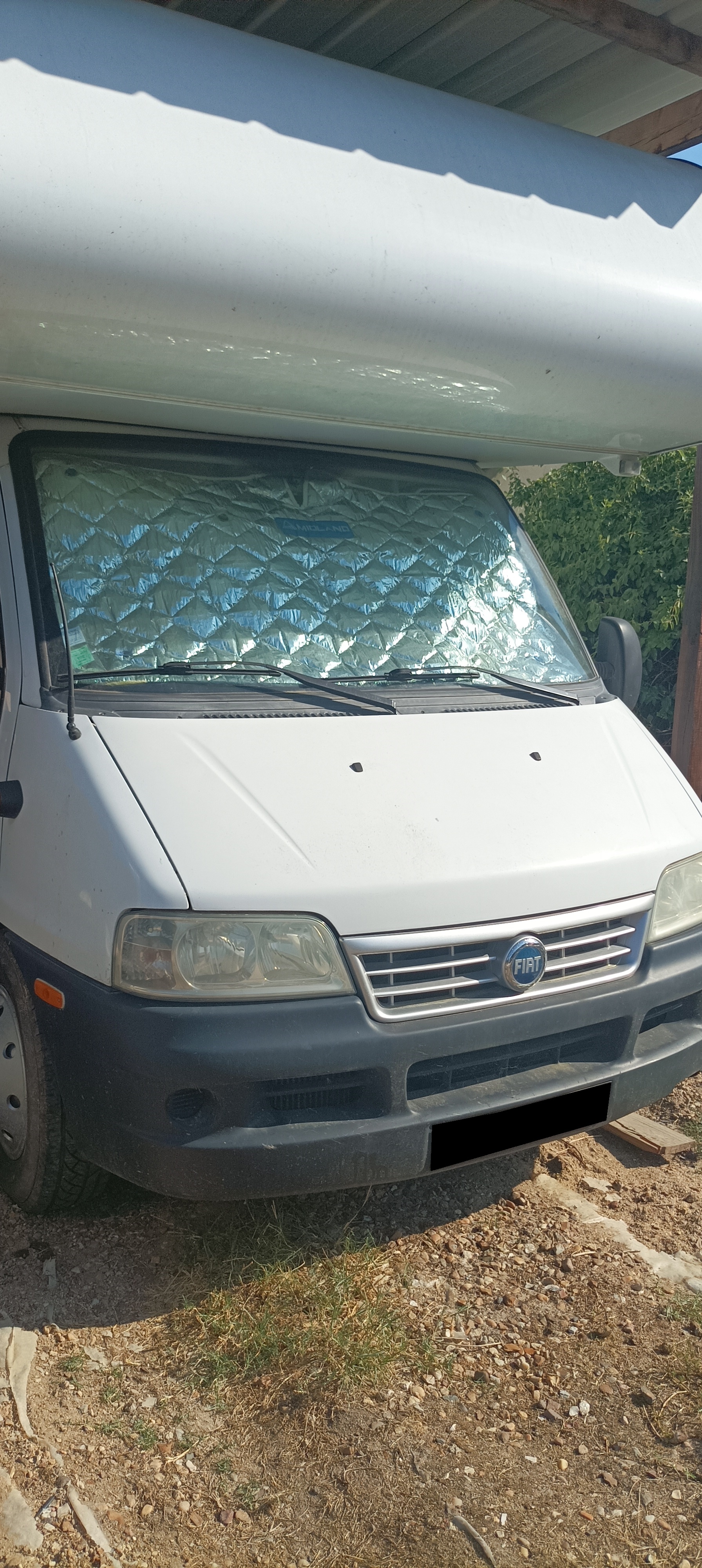 camping-car KNAUS EIFELLAND  extérieur / face avant