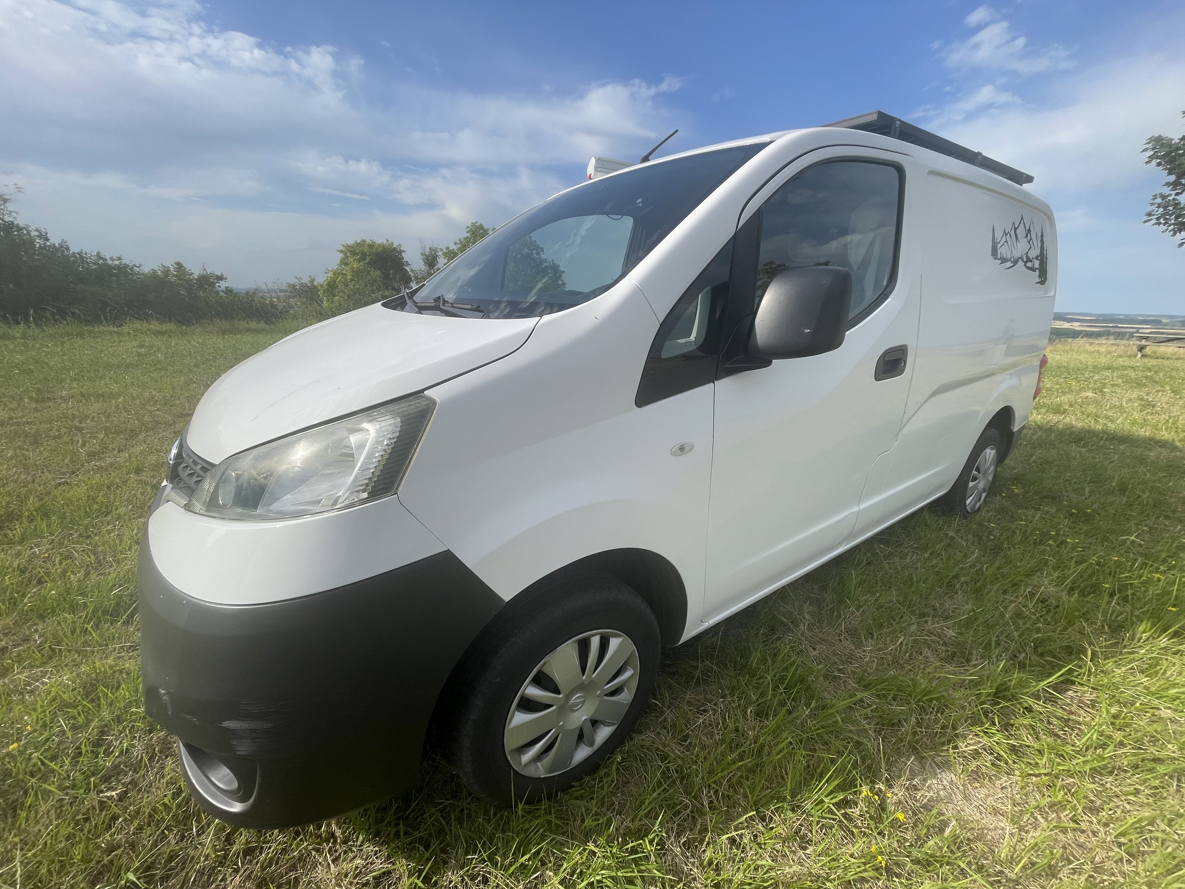 camping-car NISSAN NV200   extérieur / face avant