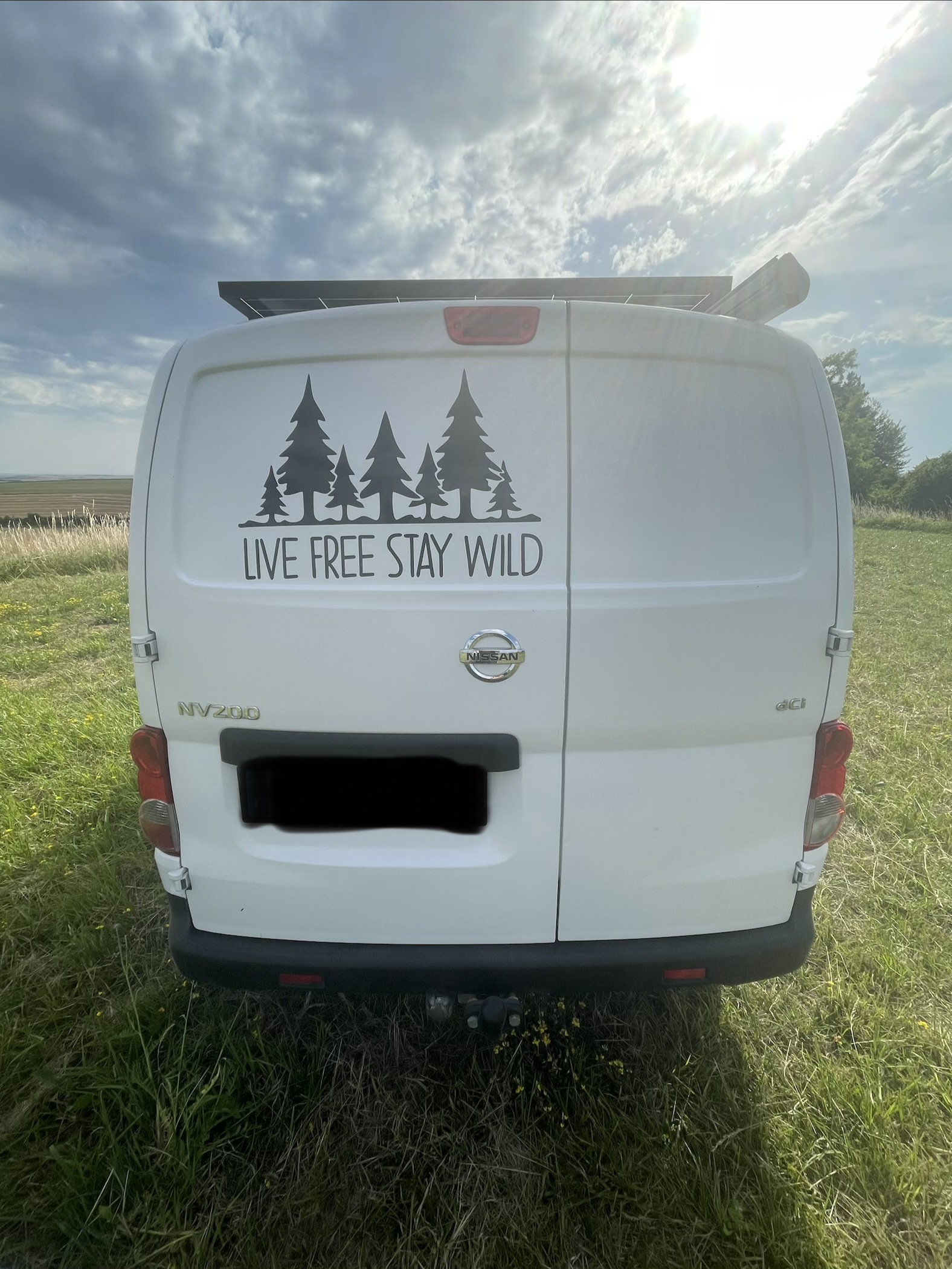 camping-car NISSAN NV200   extérieur / arrière