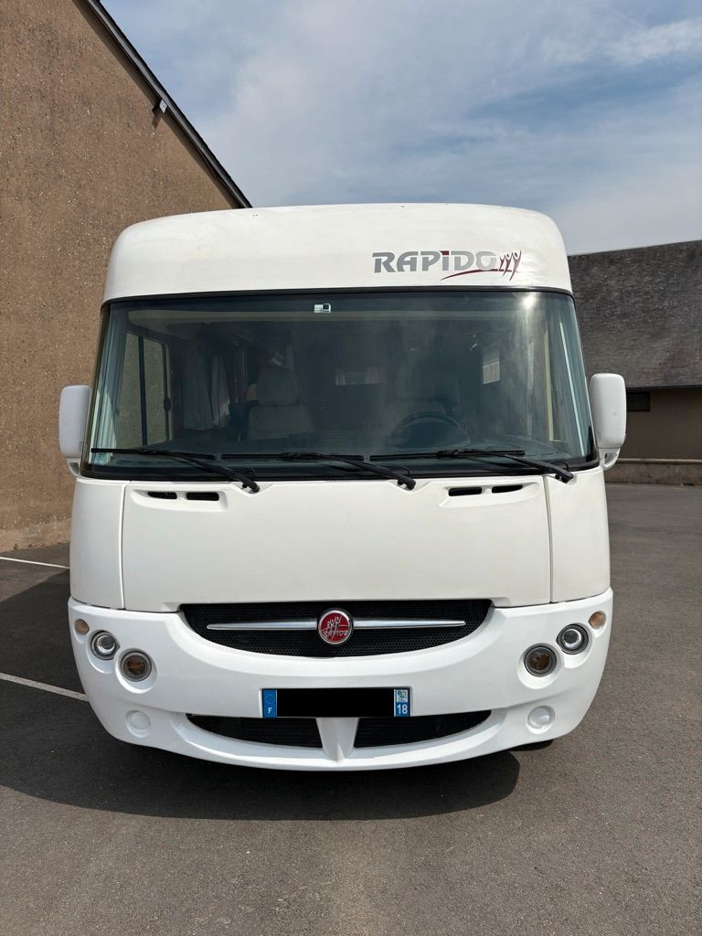 camping-car rapido 9096 DF  extérieur / face avant