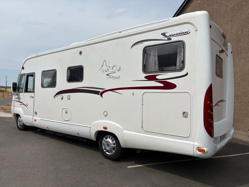 camping-car rapido 9096 DF  extérieur / latéral gauche