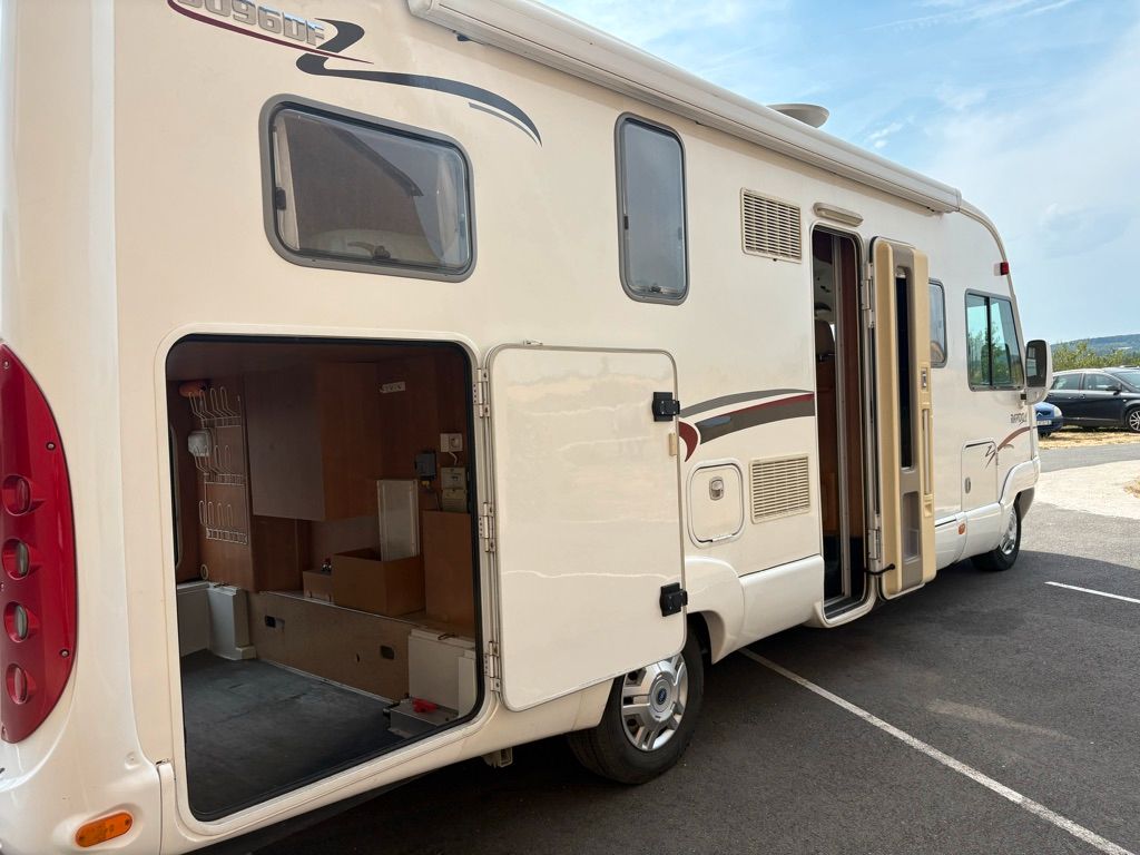 camping-car rapido 9096 DF  extérieur / latéral droit