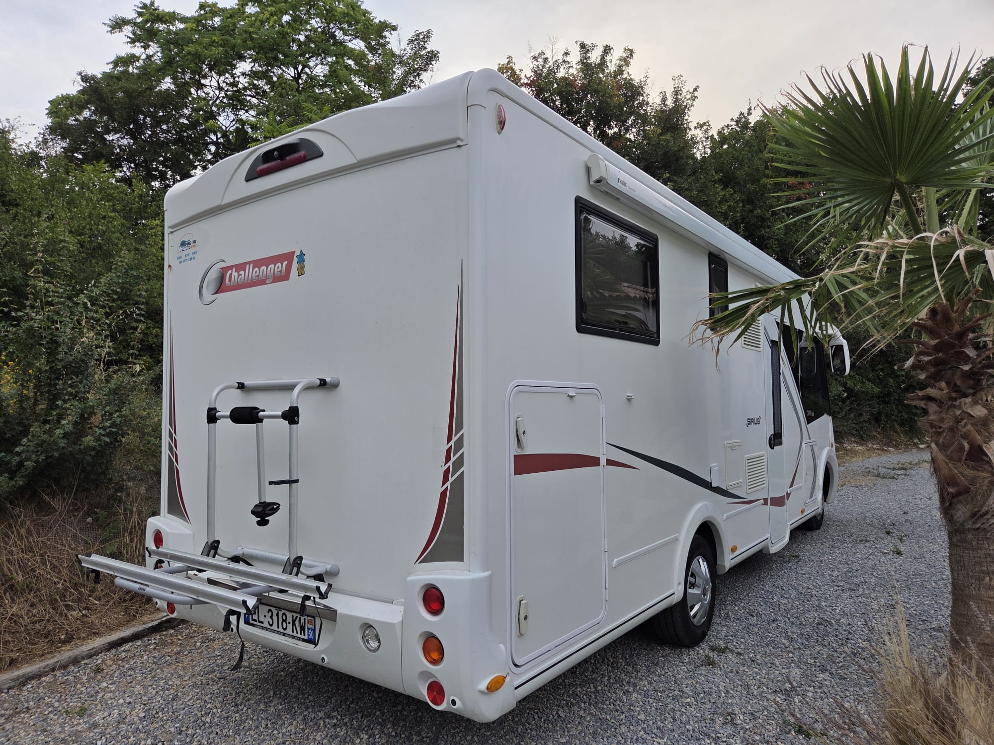 camping-car CHALLENGER 3098 XLB  extérieur / latéral droit