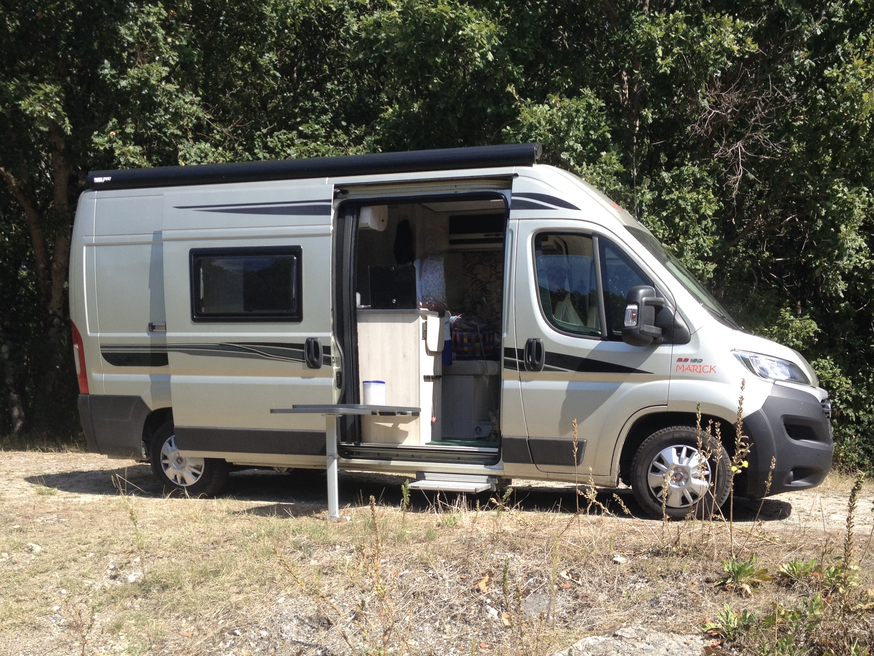 camping-car FONT VENDOME LEADER VAN DUO  intérieur / autre couchage