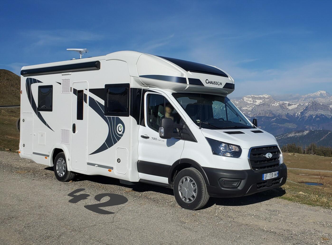 camping-car CHAUSSON 720 FIRST LINE  extérieur / face avant