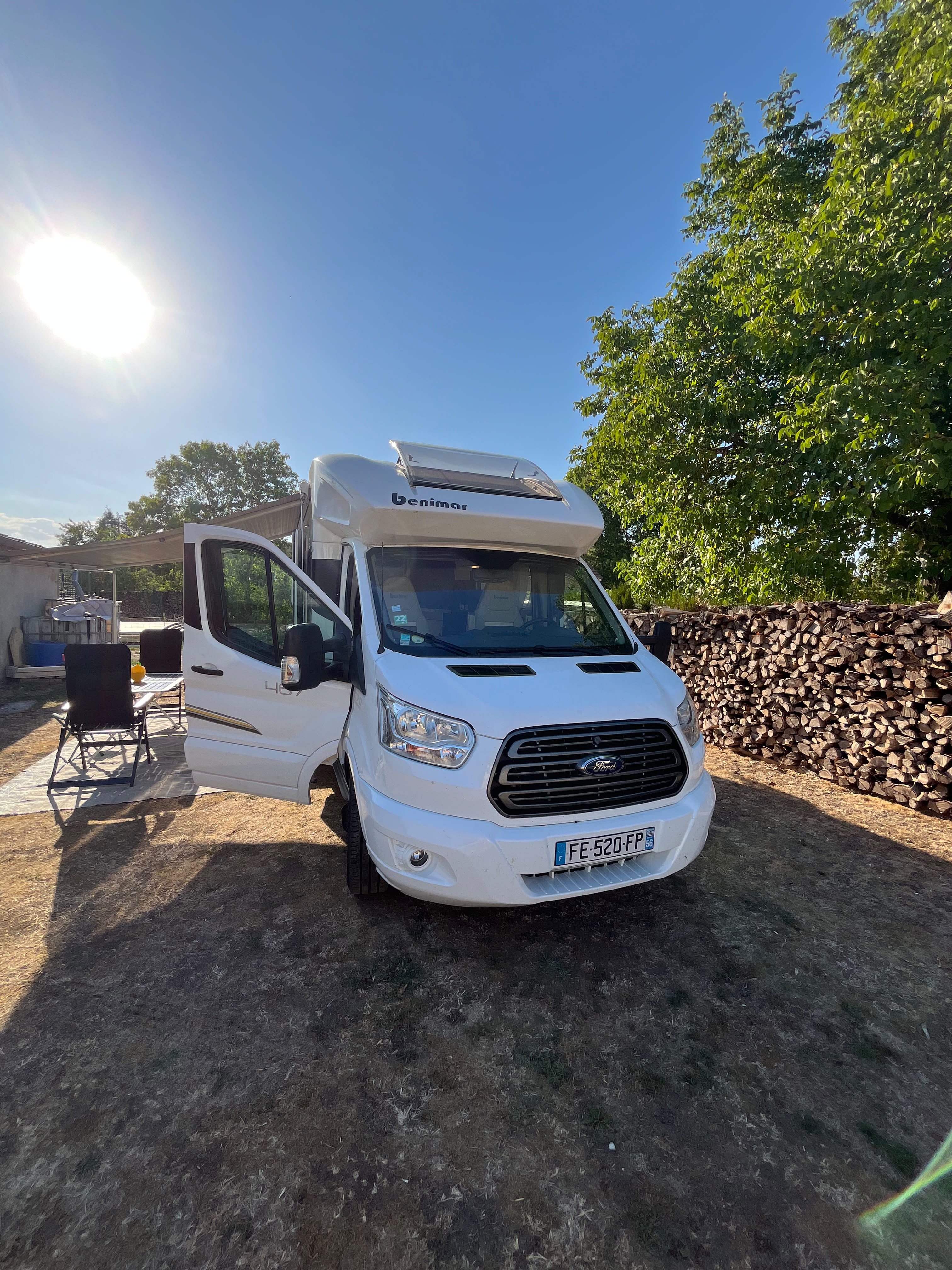 camping-car BENIMAR TESSORO 467  extérieur / face avant