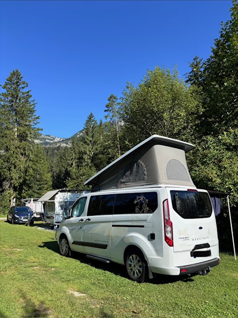 camping-car BURSTNER TRANSIT CUSTOM   extérieur / arrière