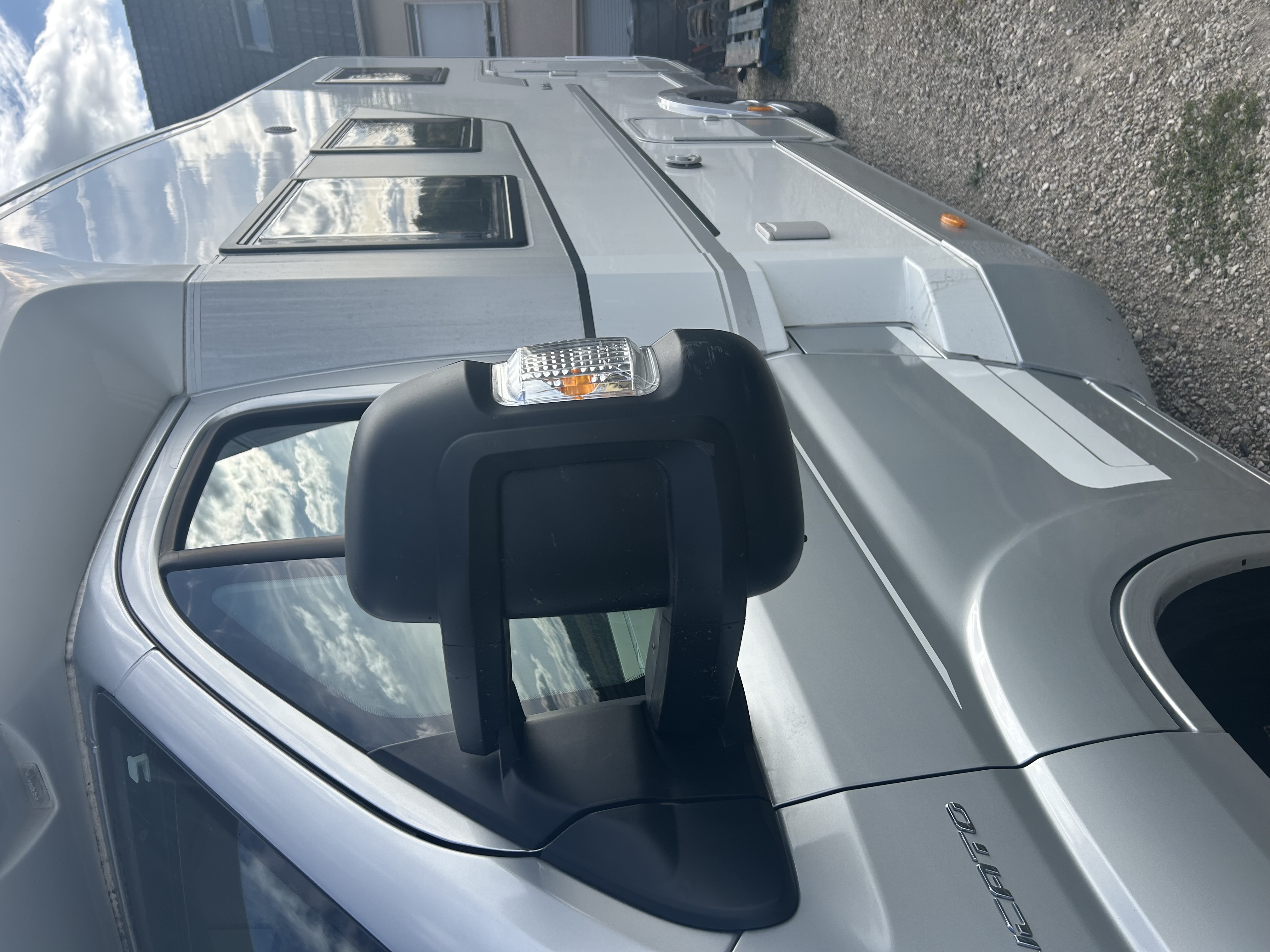 camping-car ADRIA MATRIX 670 SC NEW LINE EDITION  extérieur / latéral droit