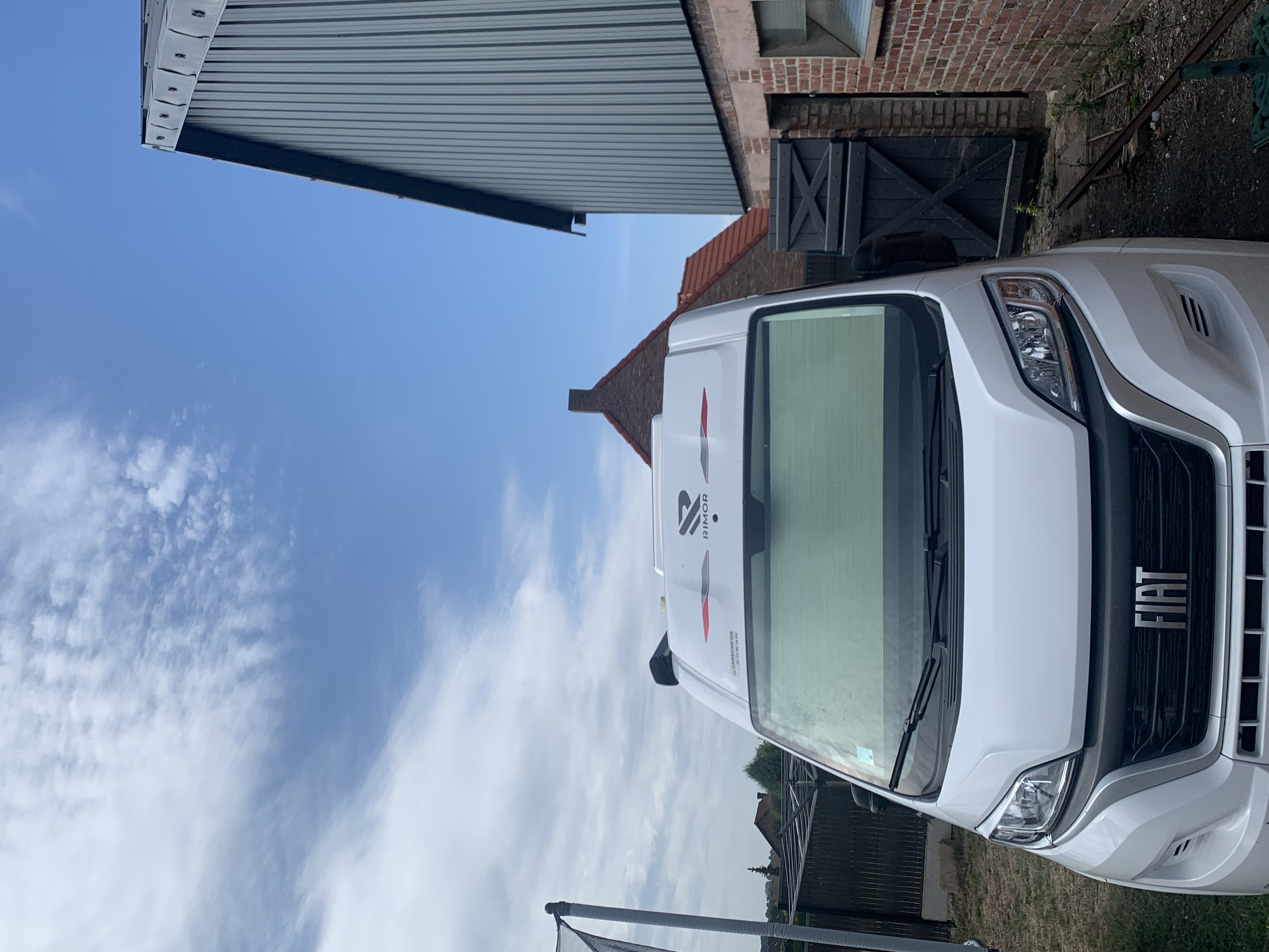 camping-car RIMOR HORUS 38  extérieur / face avant