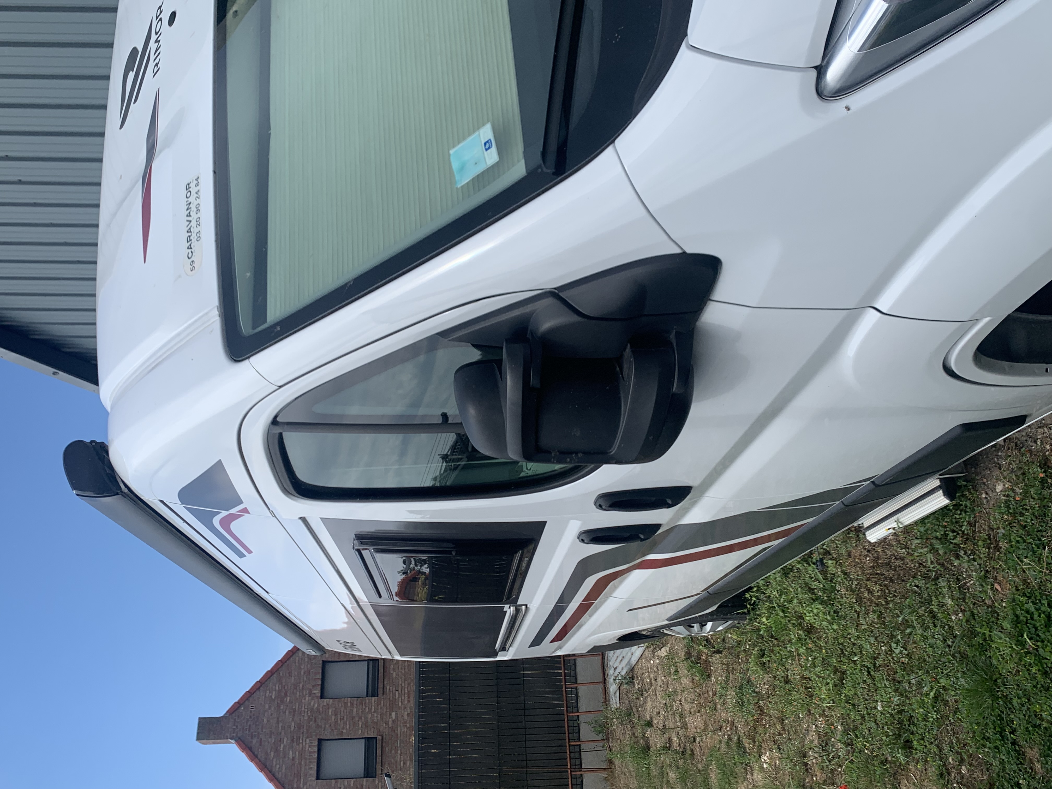 camping-car RIMOR HORUS 38  extérieur / latéral gauche