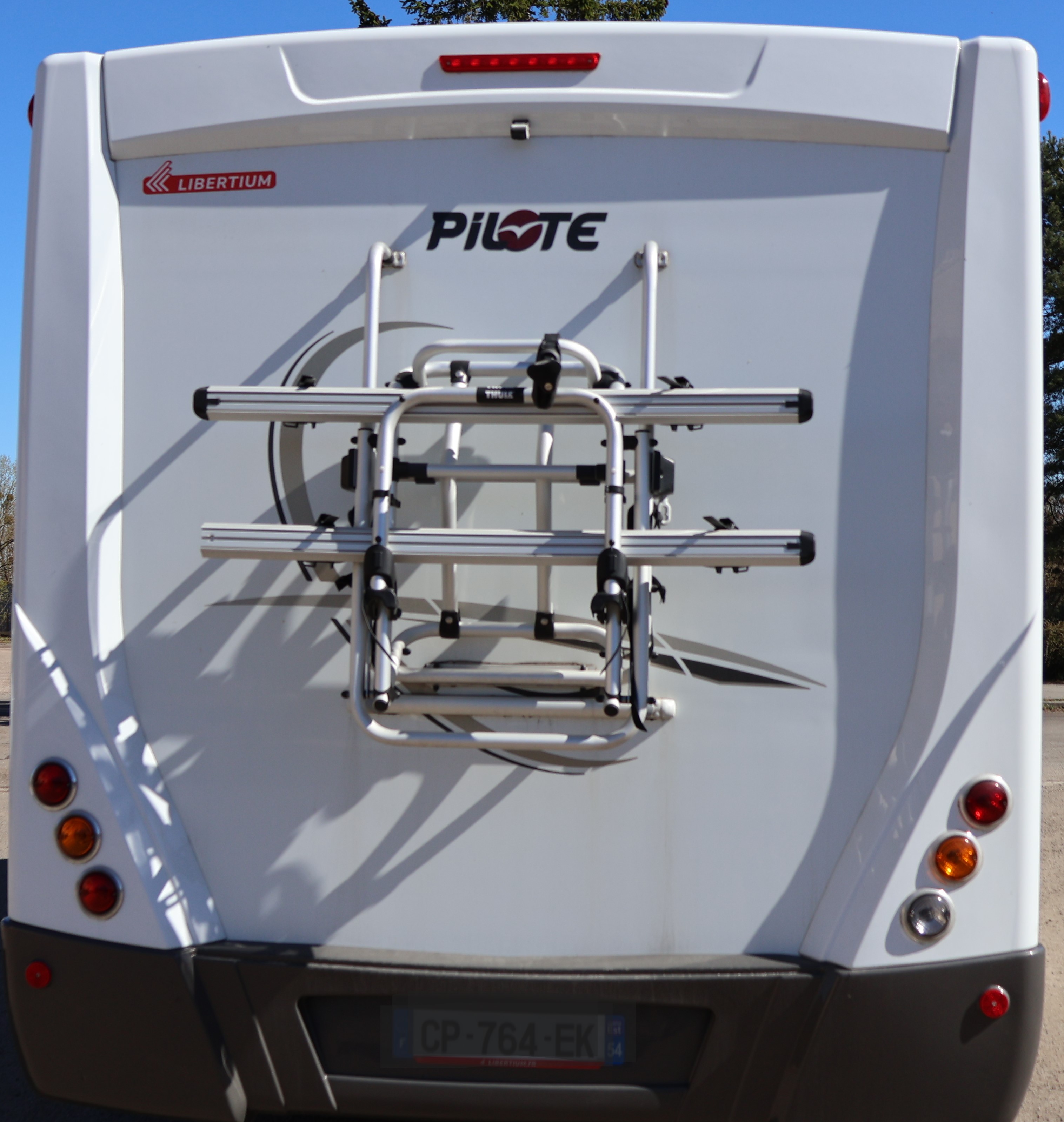 camping-car PILOTE REFERENCE G 740  extérieur / arrière
