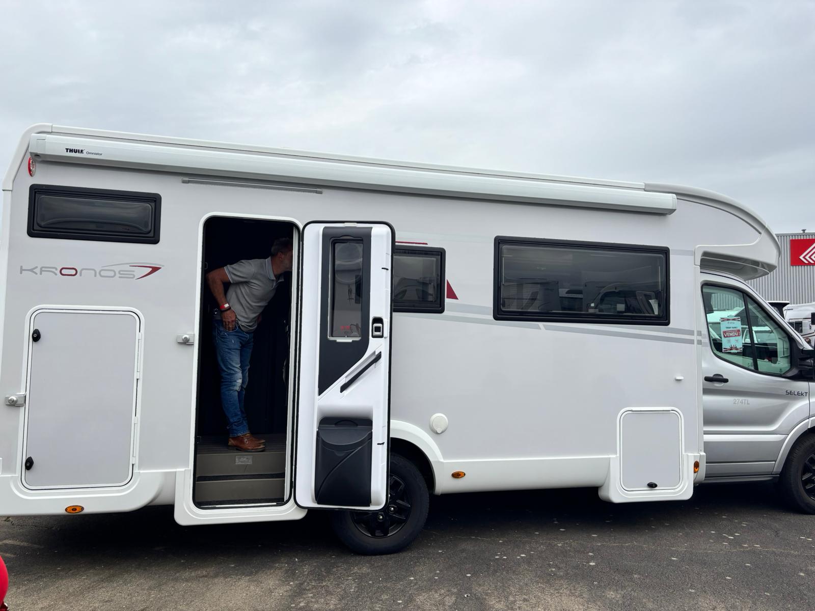camping-car ROLLER TEAM 274 TL KRONOS  extérieur / latéral gauche