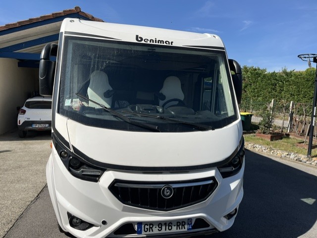 camping-car BENIMAR AMPHITRYON  extérieur / face avant