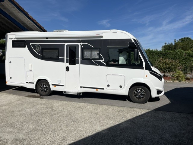 camping-car BENIMAR AMPHITRYON  extérieur / latéral droit