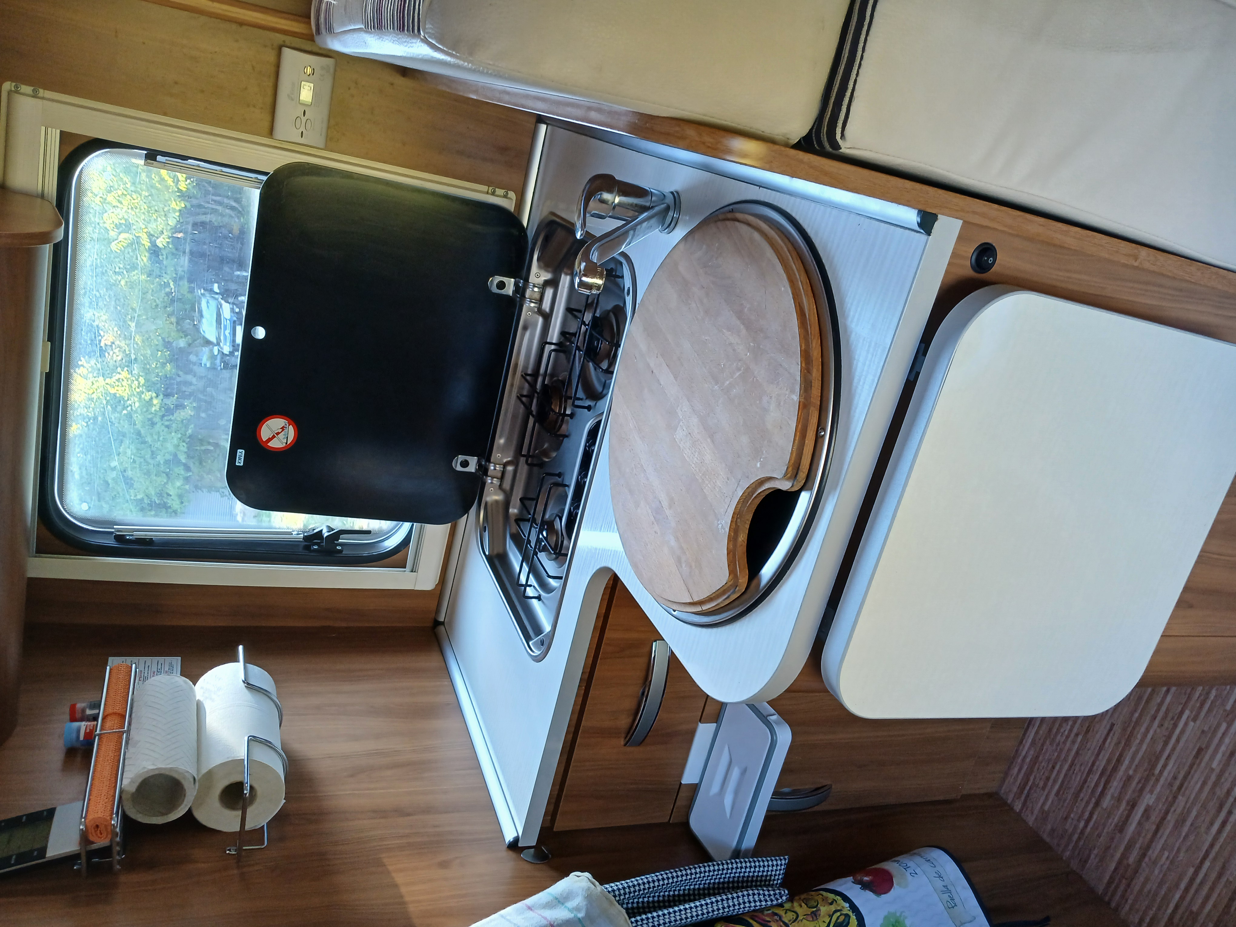 camping-car RIMOR KOALA 77 P+   intérieur  / coin cuisine