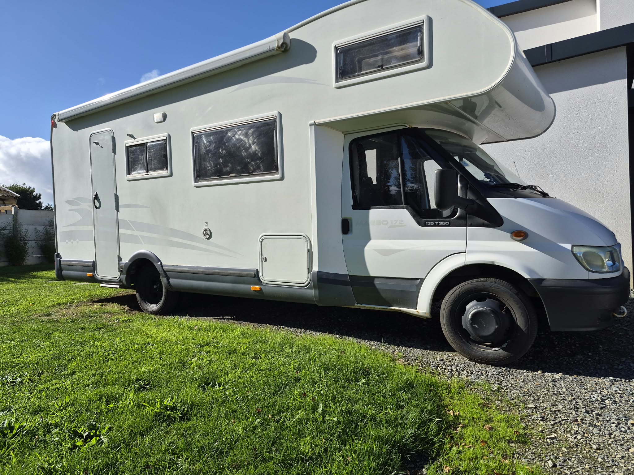 camping-car CHALLENGER MAGEO  extérieur / face avant