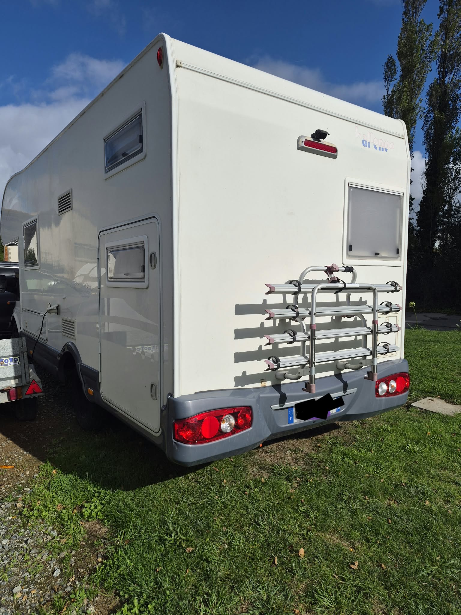 camping-car CHALLENGER MAGEO  extérieur / latéral gauche
