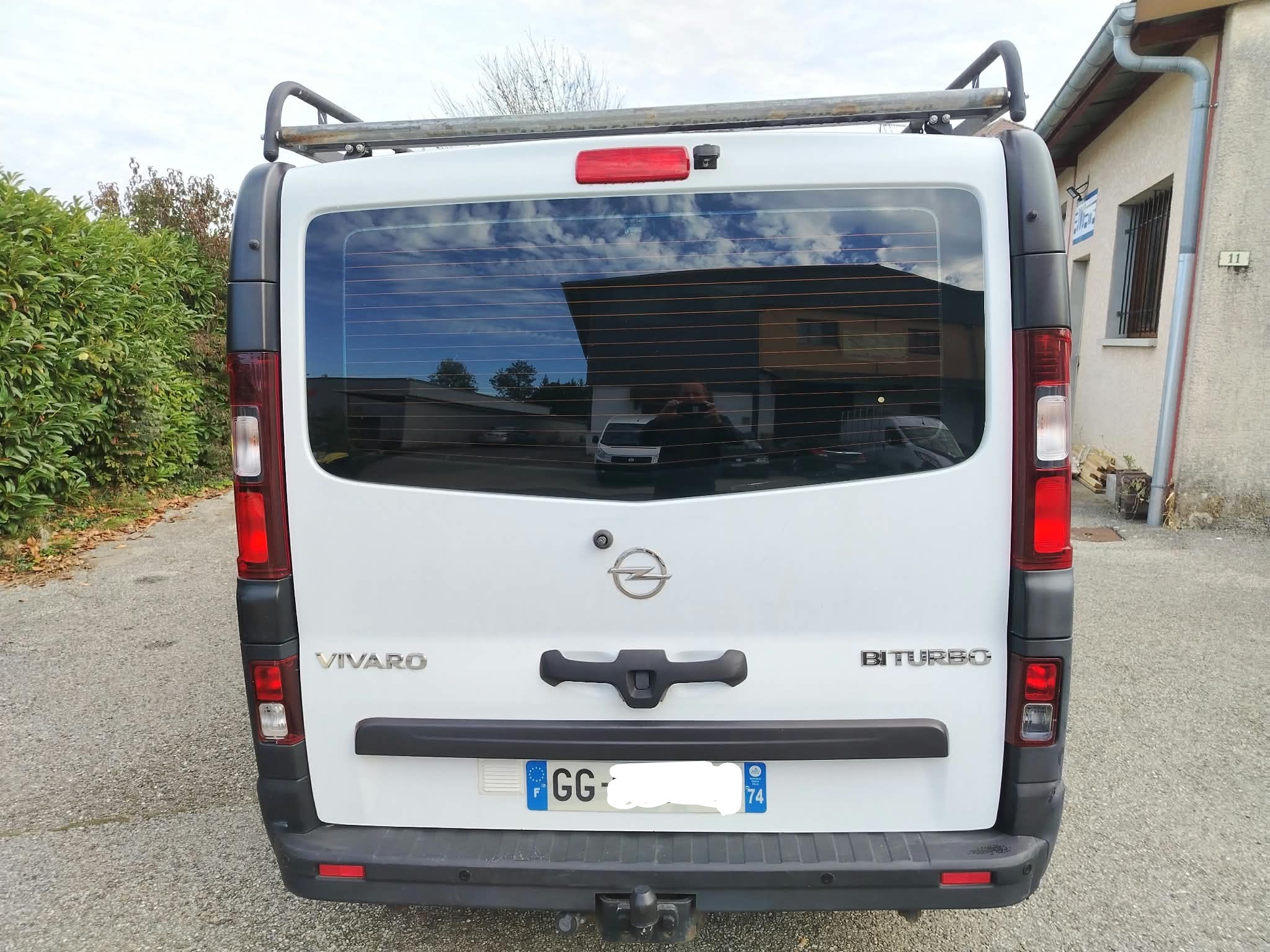 camping-car OPEL VIVARO  extérieur / arrière
