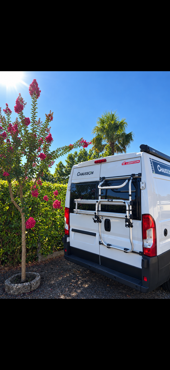 camping-car CHAUSSON V594 FIRST LINE  extérieur / arrière