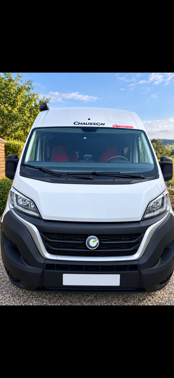 camping-car CHAUSSON V594 FIRST LINE  extérieur / face avant