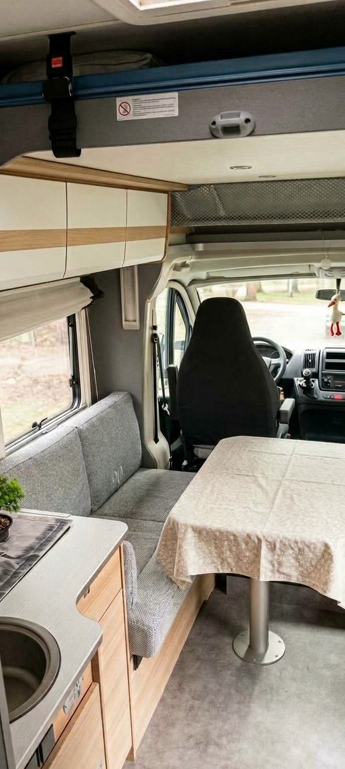 camping-car Citroën  Jumper   intérieur / coin salon