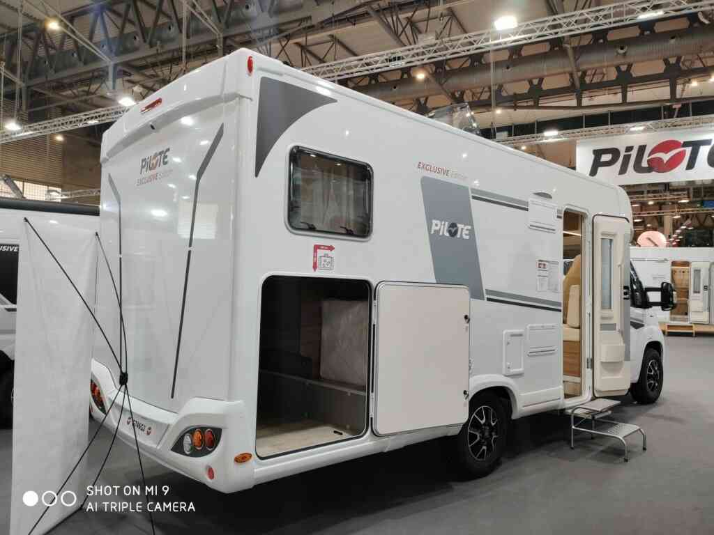 Camping Car Pilote P746