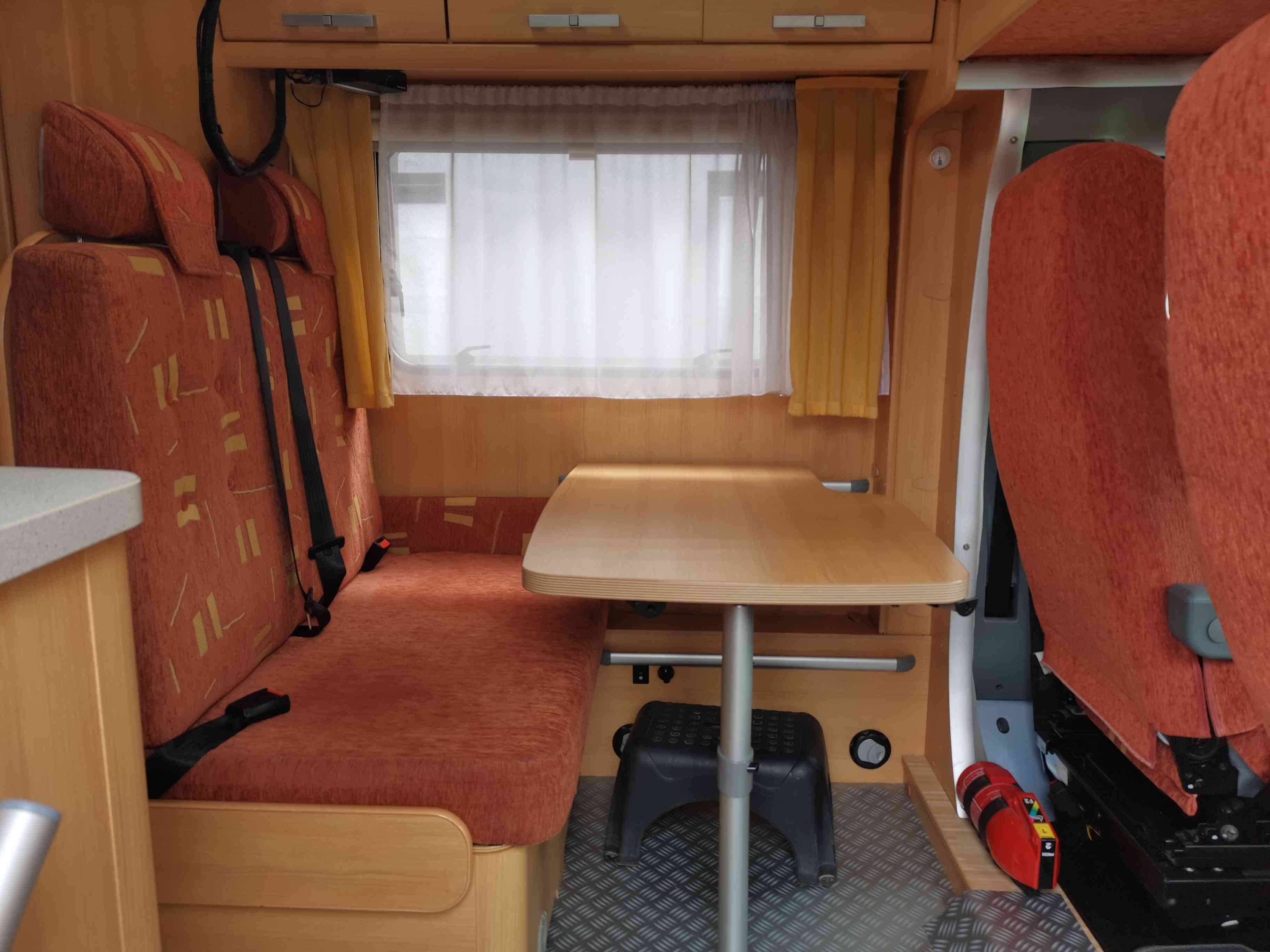 camping-car TEC FREETEC  intérieur / coin salon