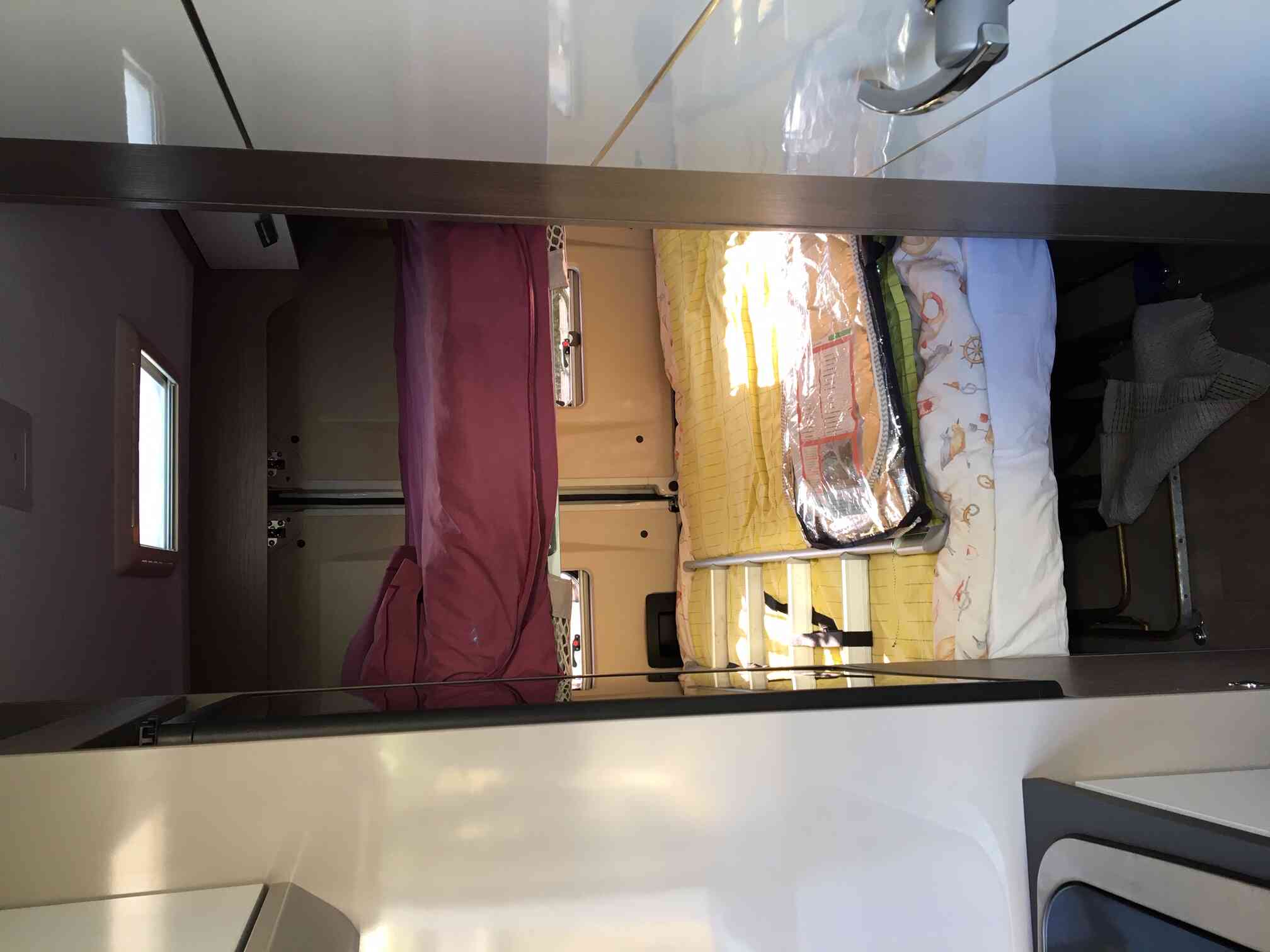 camping-car CHAUSSON TWIST V 594 MAX  intérieur / couchage principal