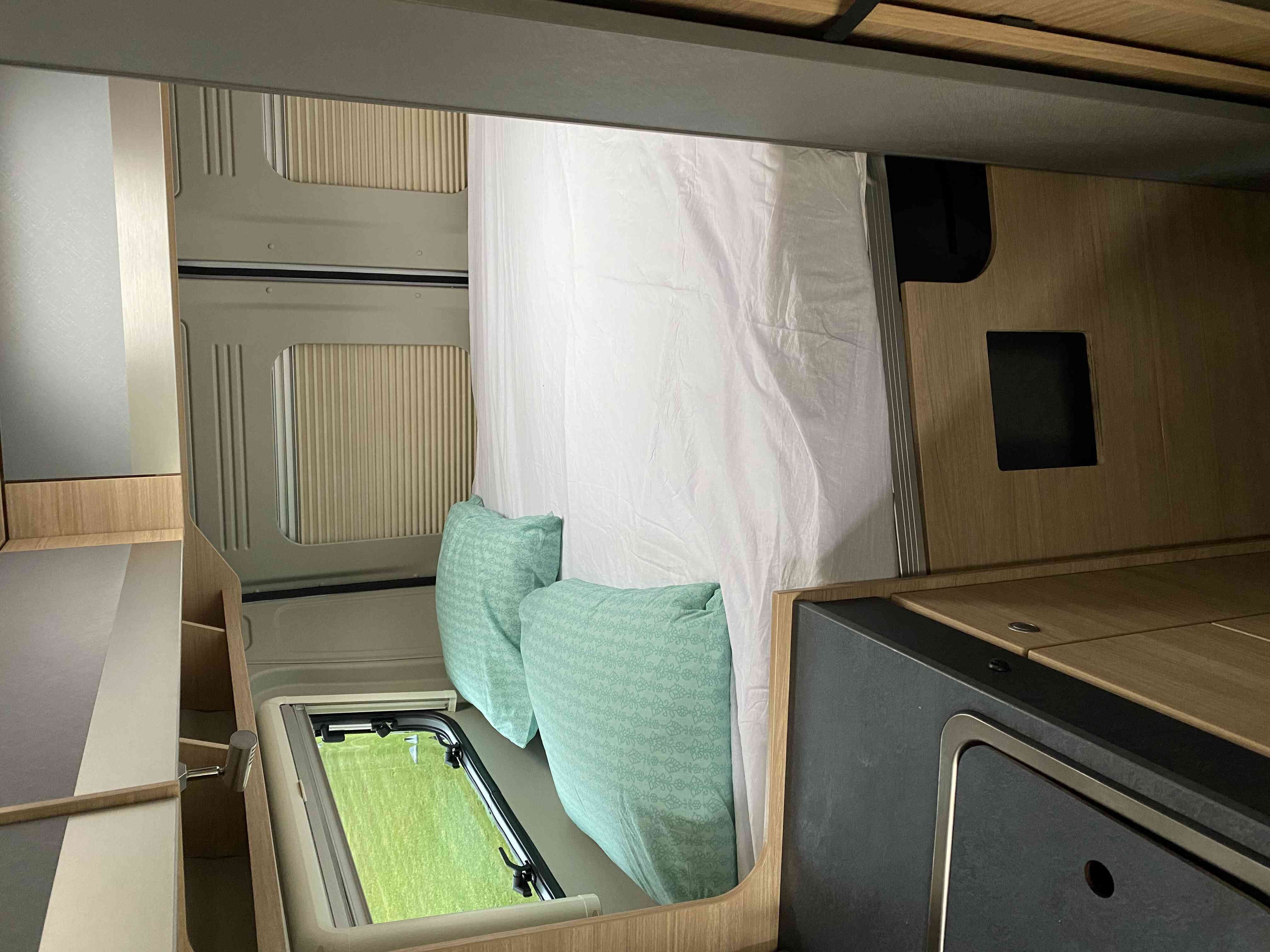 camping-car POSSL TRENTA 600   intérieur / couchage principal