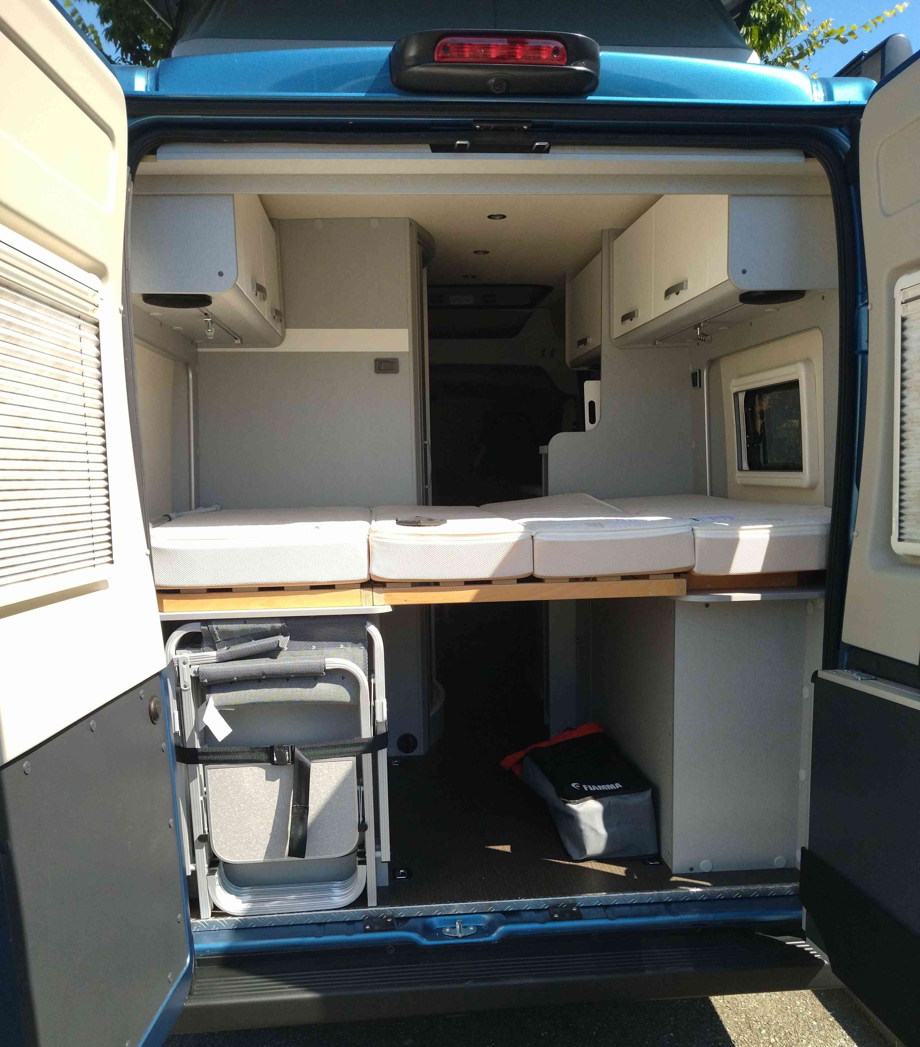 camping-car HYMER FREE 540 EVOLUTION  intérieur / couchage principal