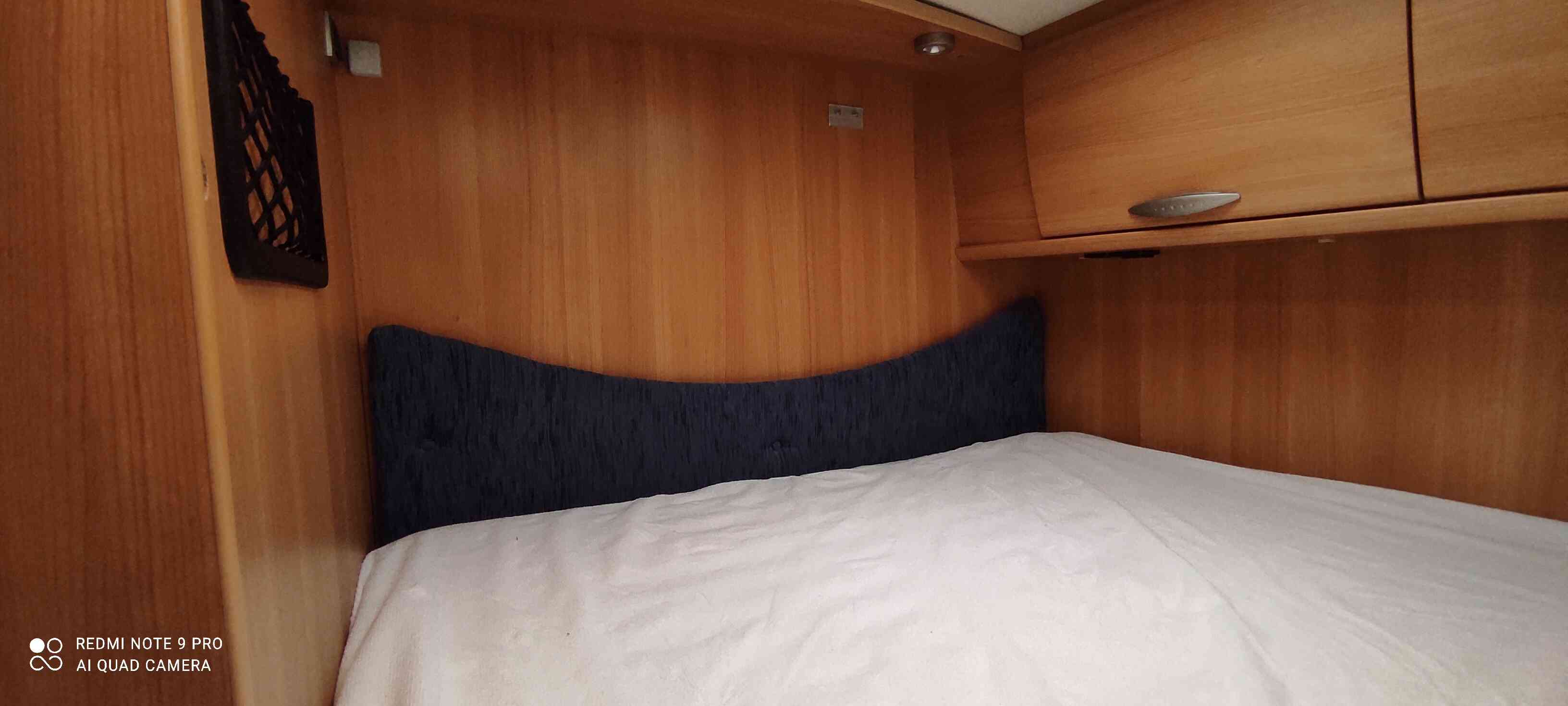 camping-car CHAUSSON WELCOME 28  intérieur / couchage principal
