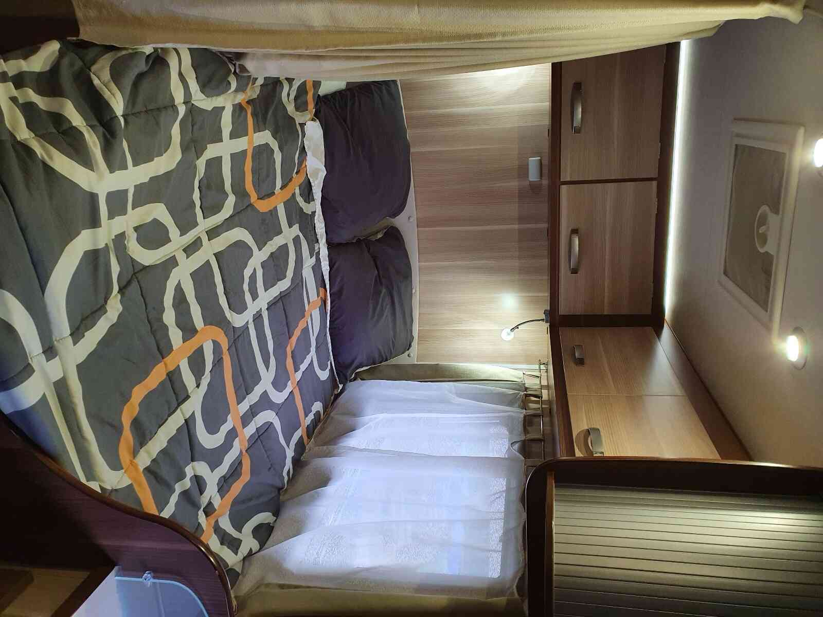 camping-car MC LOUIS MC2-63  intérieur / couchage principal
