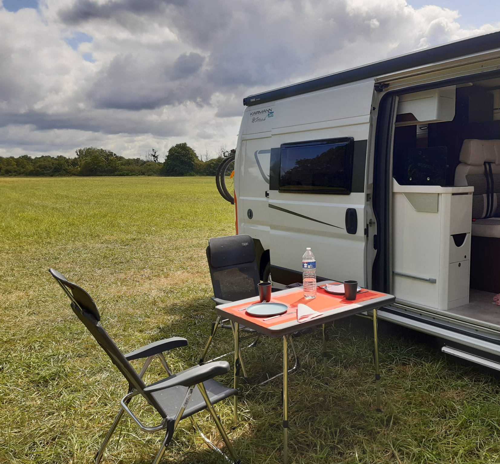 camping-car KARMAN MOBIL DAVIS 590   extérieur / latéral droit