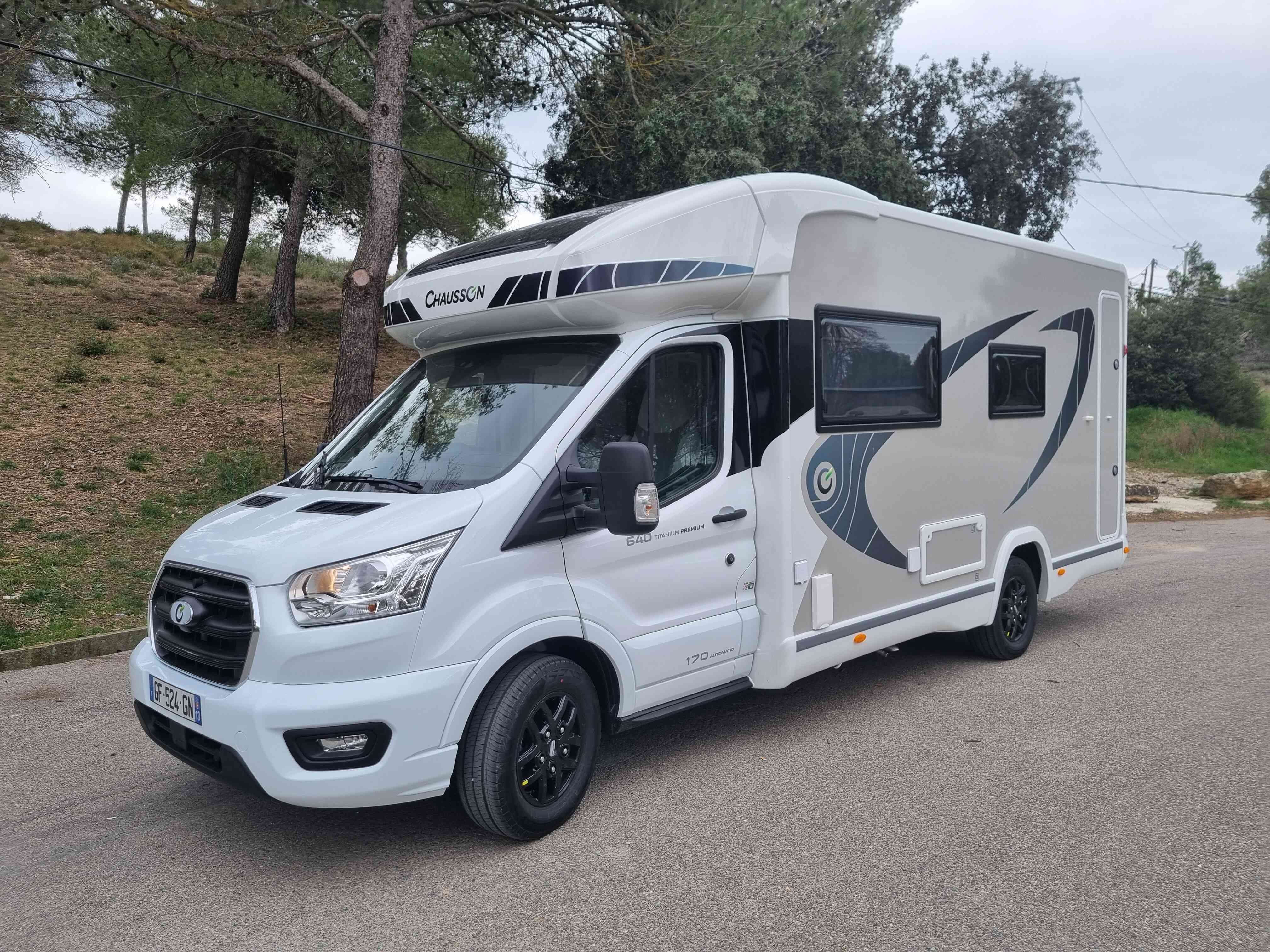 camping-car CHAUSSON 640 TITANIUM PREMIUM  extérieur / latéral droit
