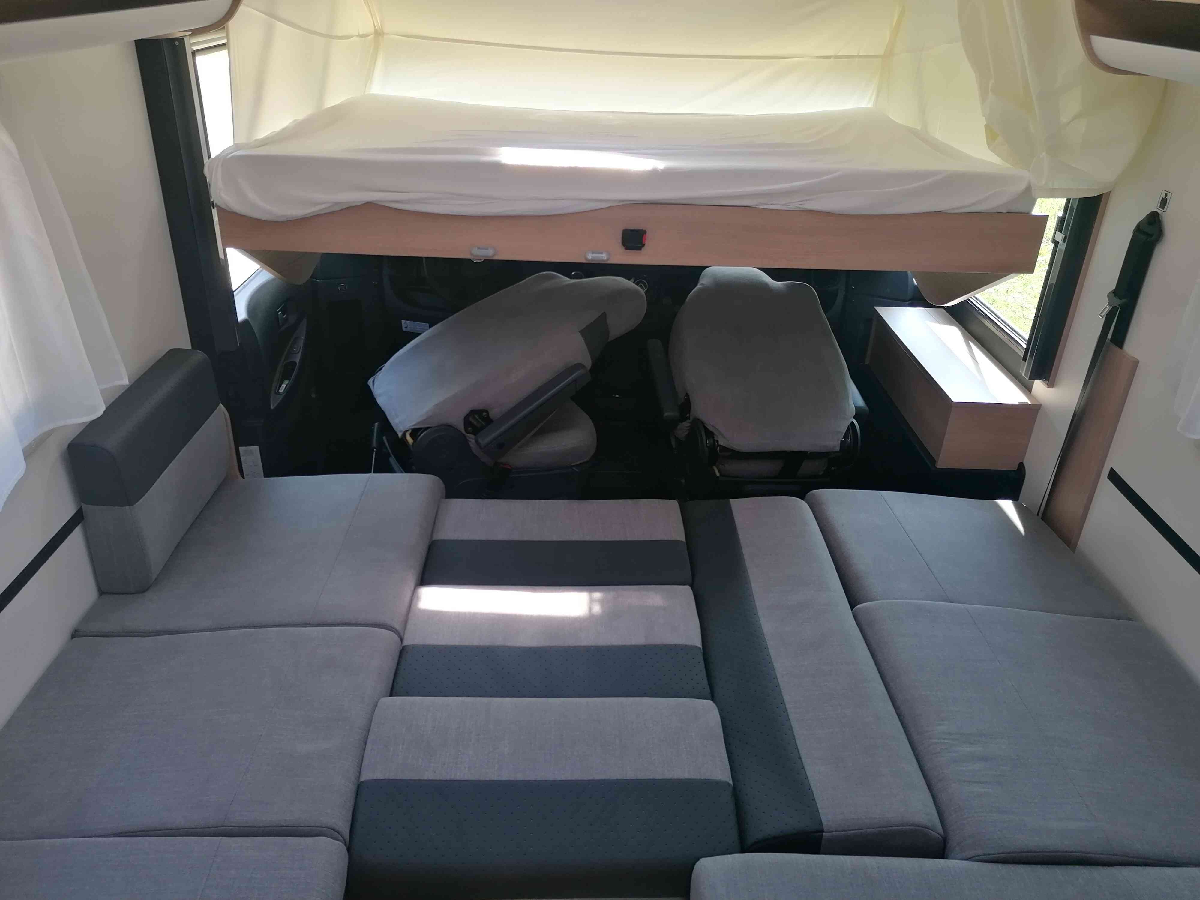 camping-car ITINEO TRAVELLER SB 700  intérieur / autre couchage