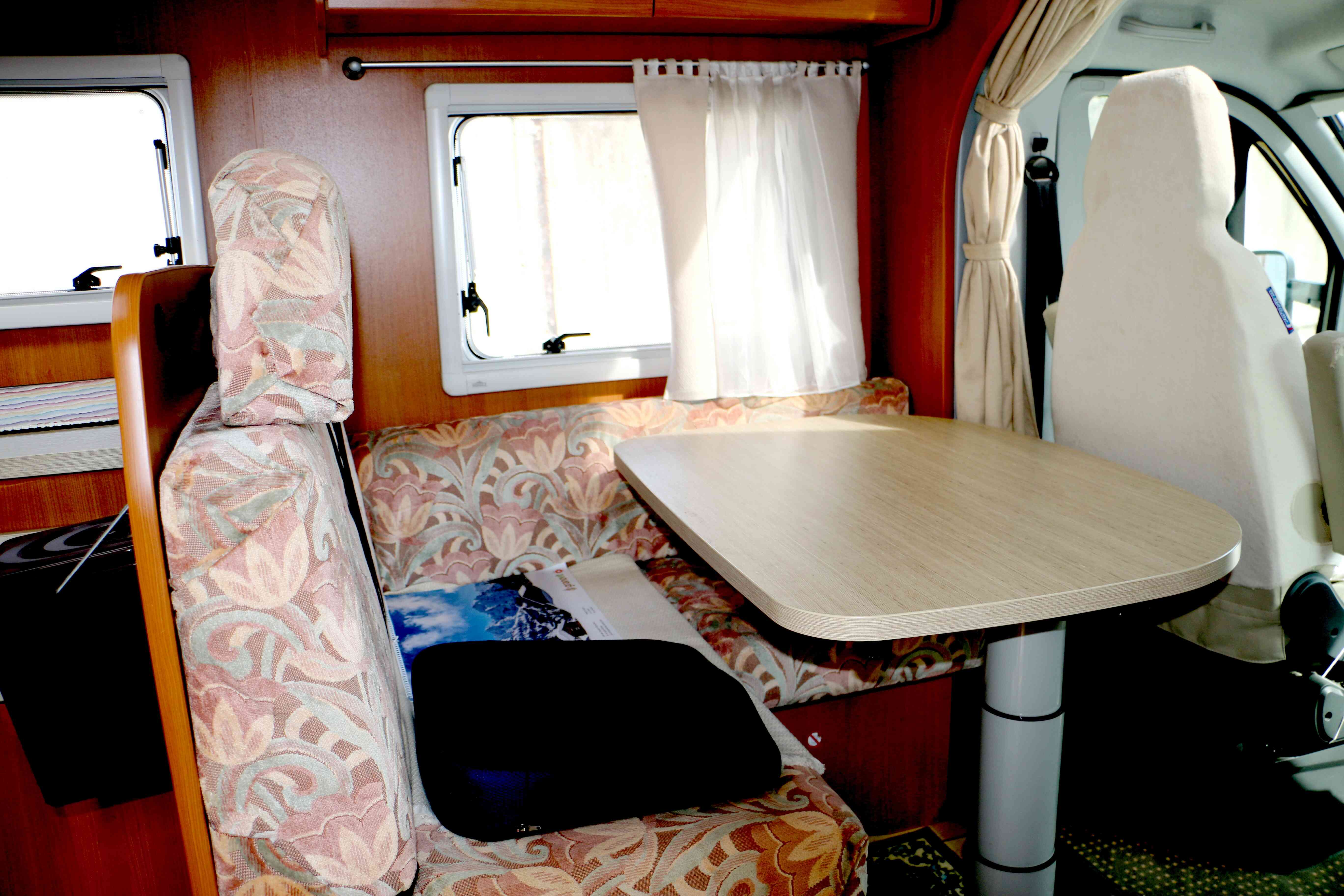 camping-car PILOTE AVENTURA P 736 LCA   intérieur / coin salon