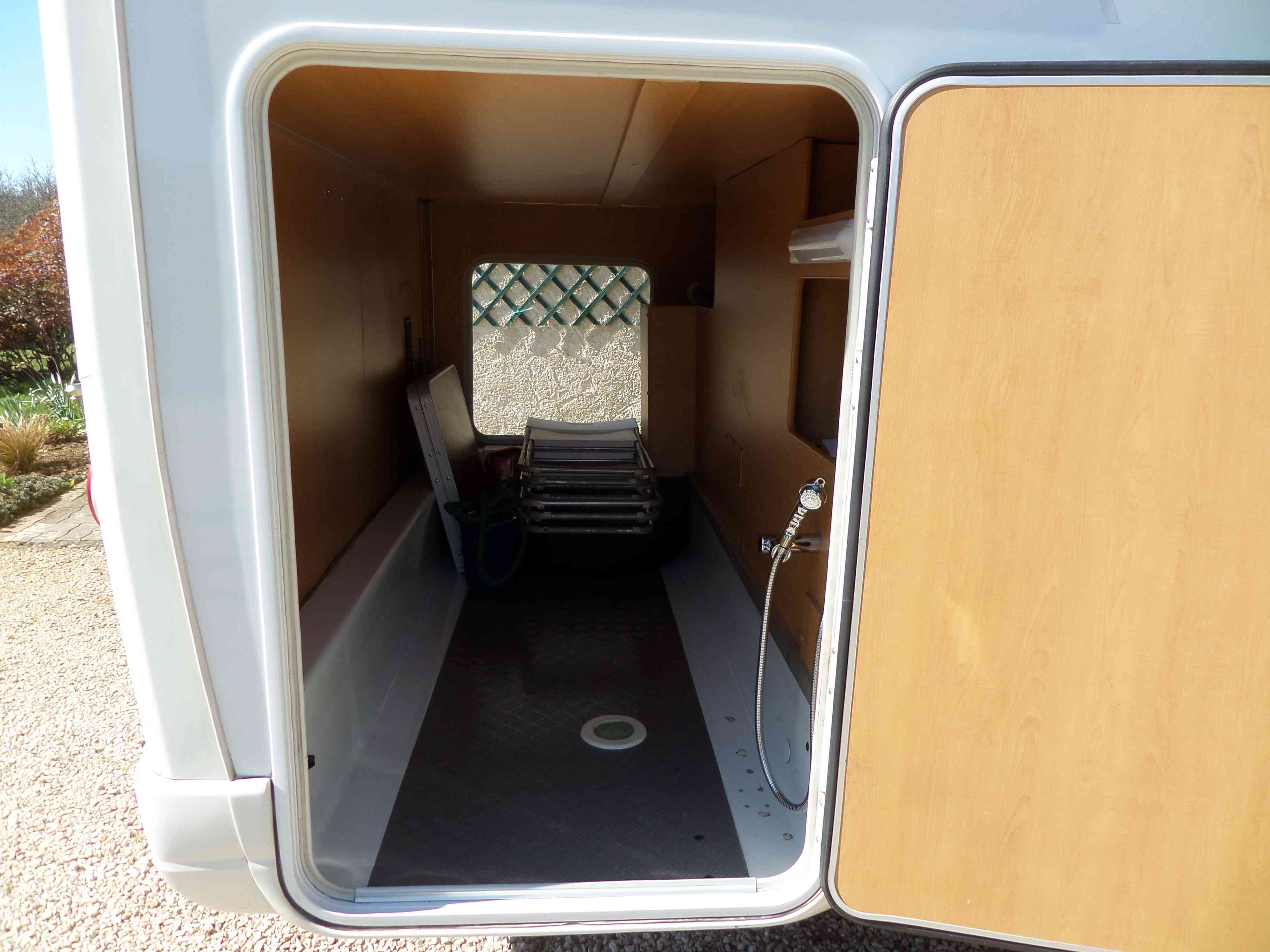 camping-car PILOTE FG 713 MERCEDES  intérieur / autre couchage