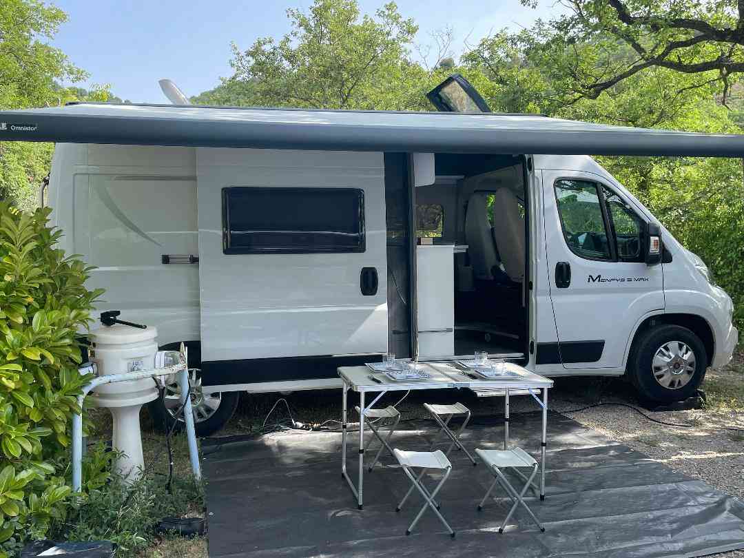 camping-car MC LOUIS MENFYS MAXI 3 PLUS  extérieur / latéral droit
