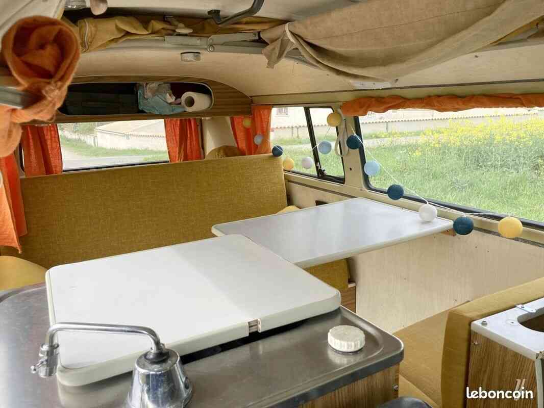camping-car VOLKSWAGEN COMBI T2 WESTFALIA  intérieur / coin salon