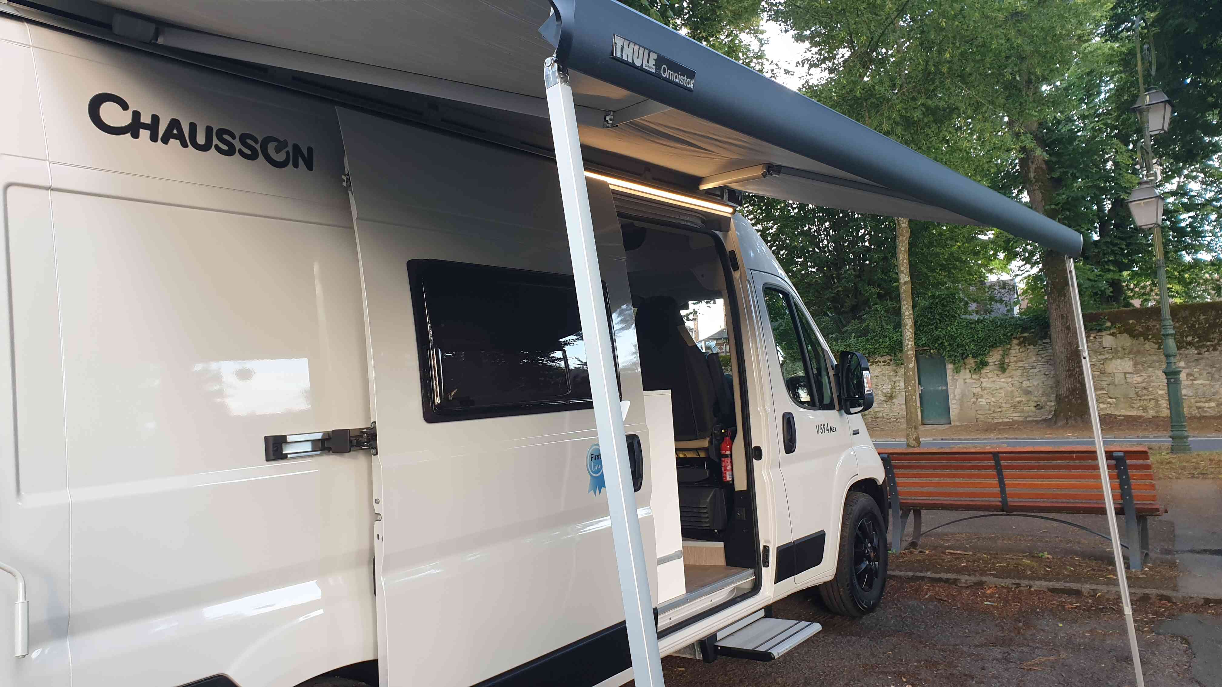 camping-car CHAUSSON V594 MAXFIRST LINE  extérieur / latéral gauche