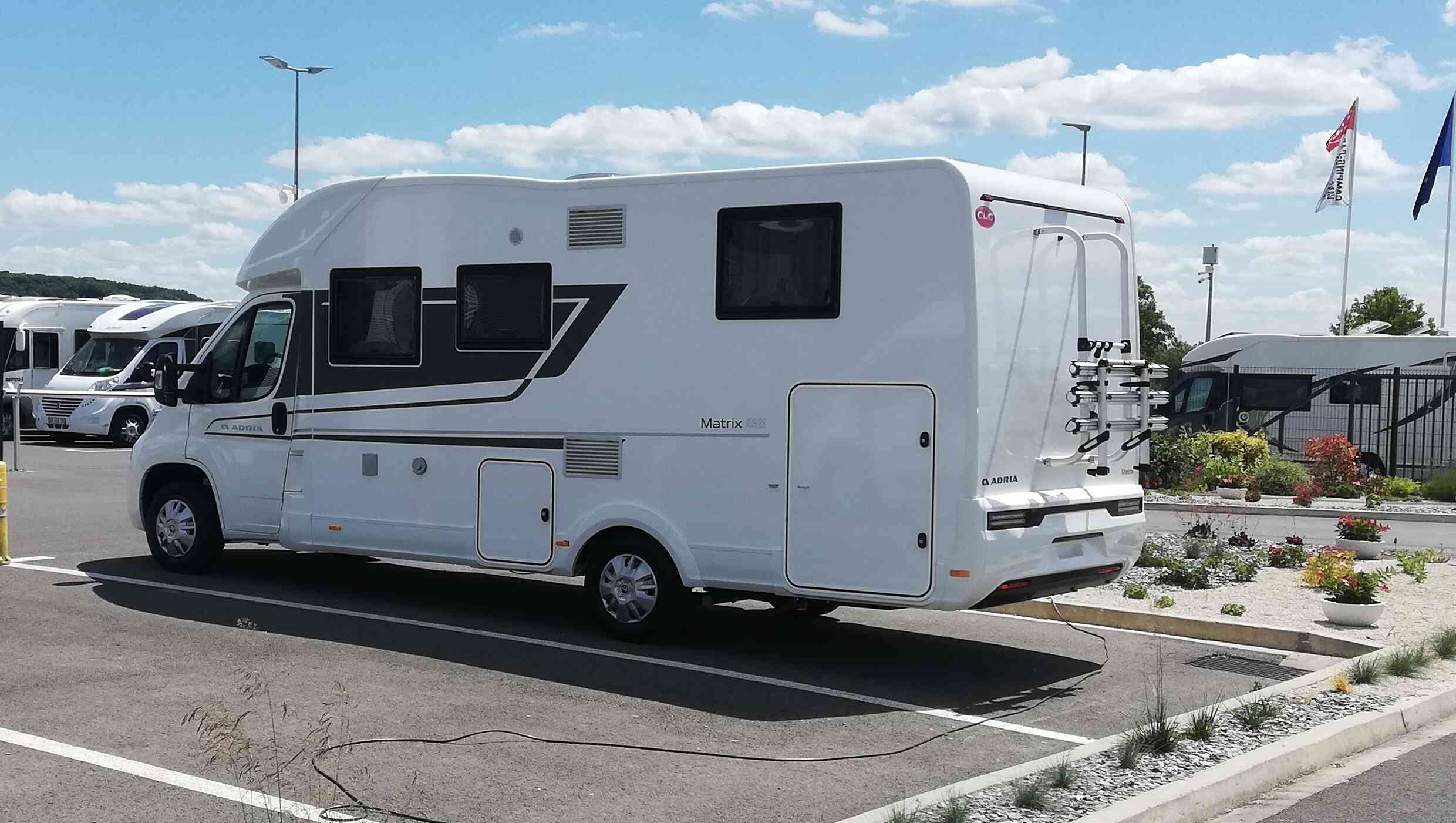 camping-car ADRIA MATRIX 650 SC   extérieur / latéral gauche