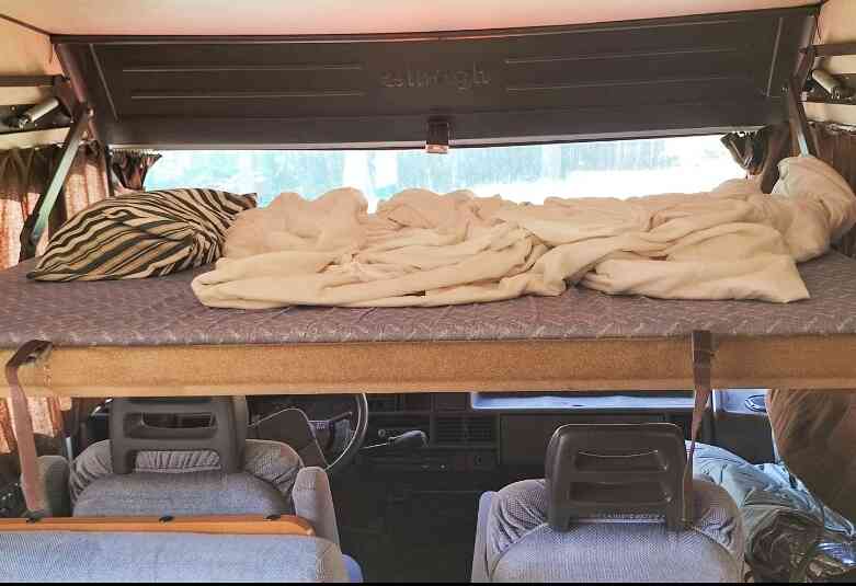 camping-car AUTOCARAVAN   intérieur / autre couchage