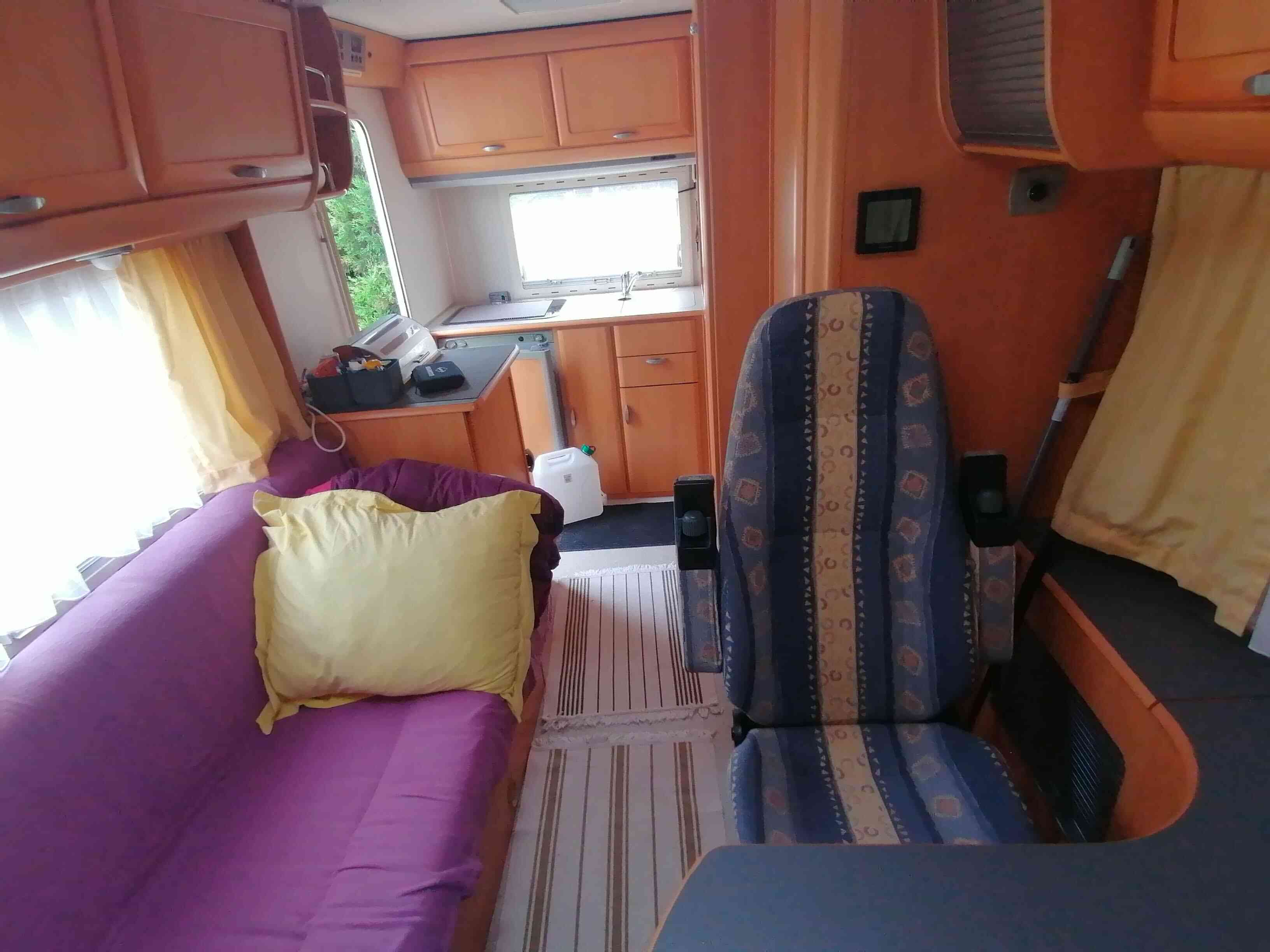 camping-car HYMER B 584 CLASSIC  intérieur / coin salon