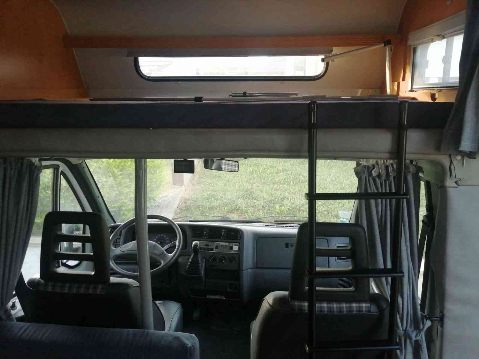 camping-car Fiat ESPRIT RT 6844 GLOBETTROTEUR   intérieur / couchage principal