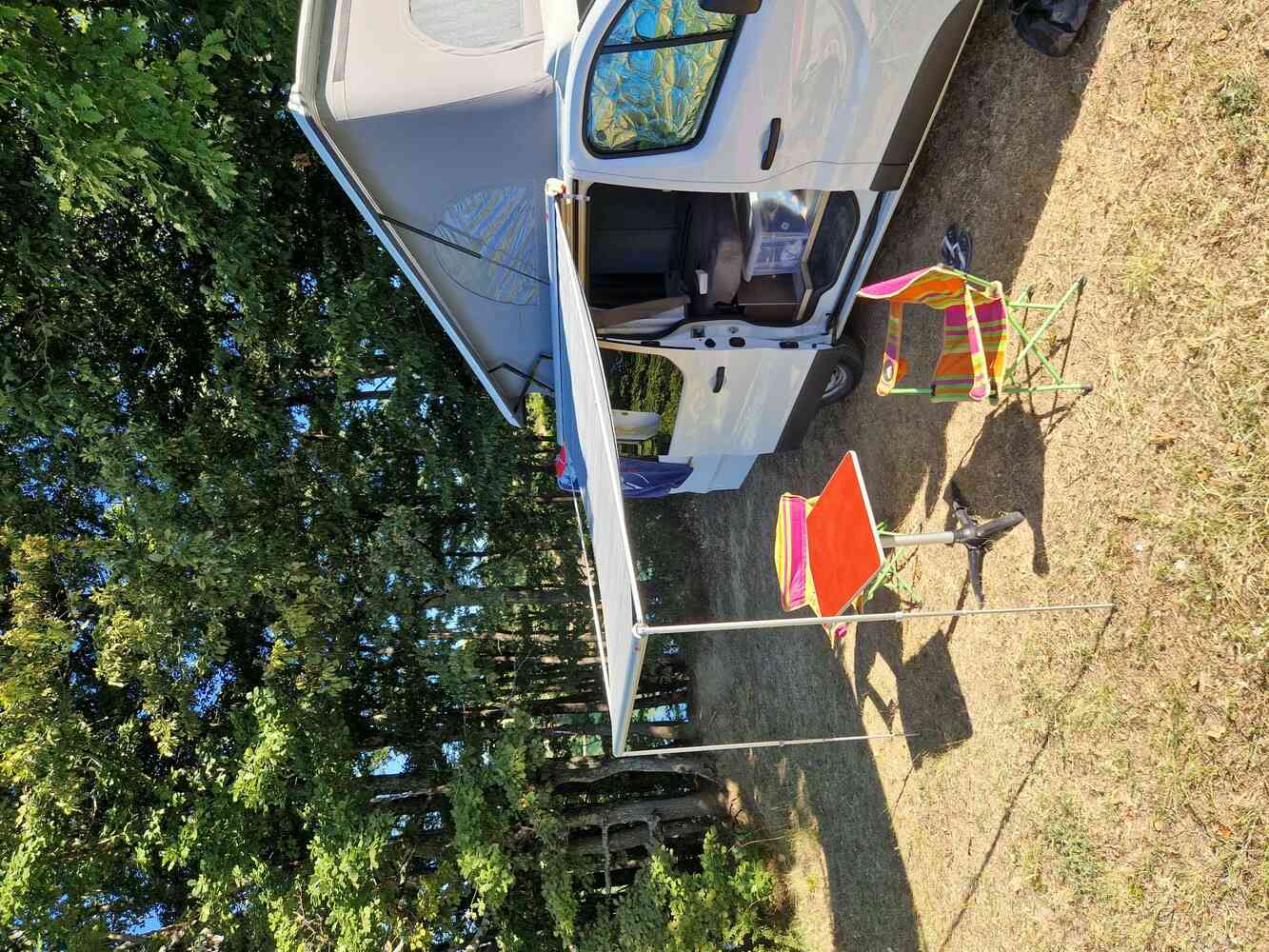 camping-car RENAULT TRAFFIC   extérieur / face avant