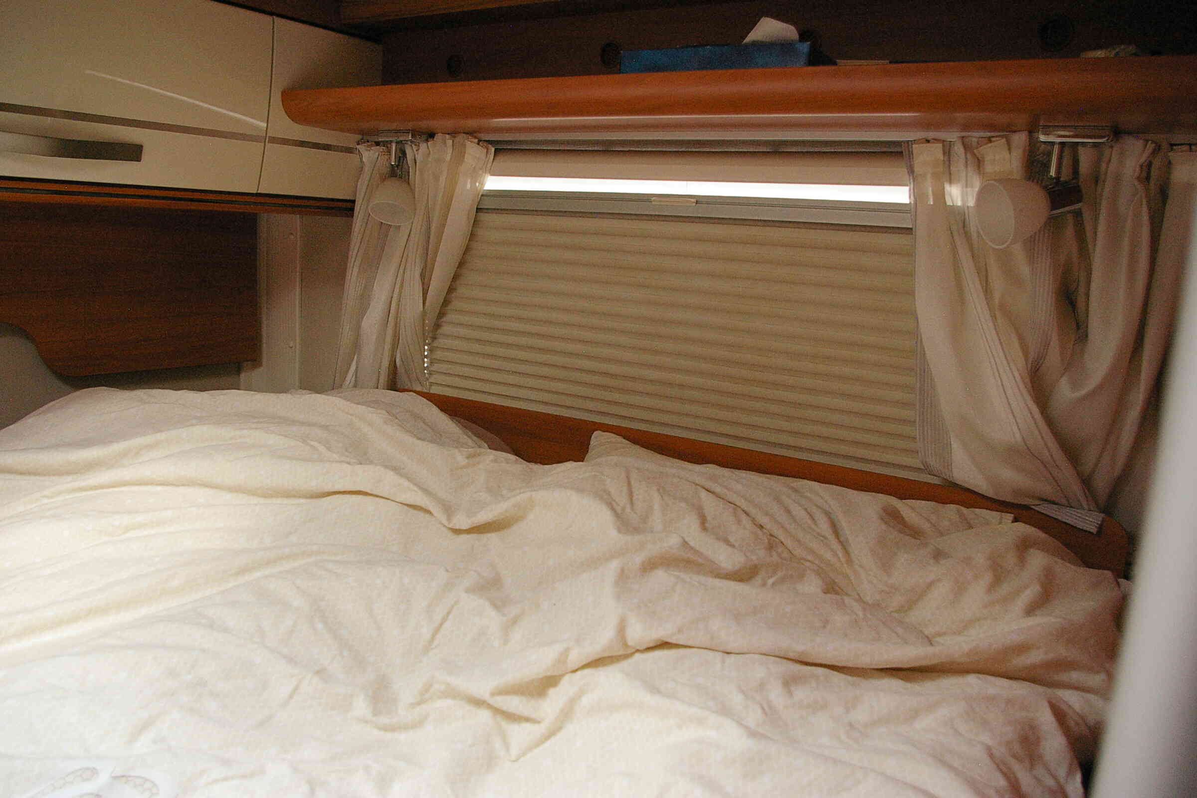 camping-car HYMER CROSSOVER T414  intérieur / autre couchage