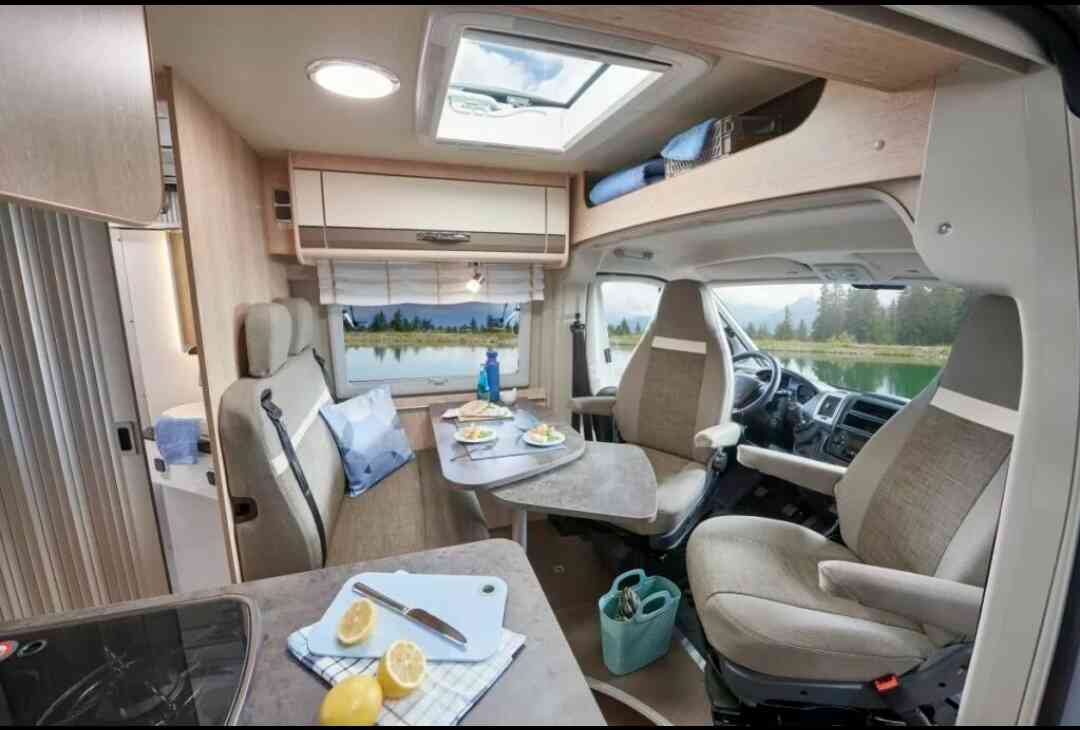 camping-car POSSL GLOBECAR SUMMIT  intérieur / coin salon