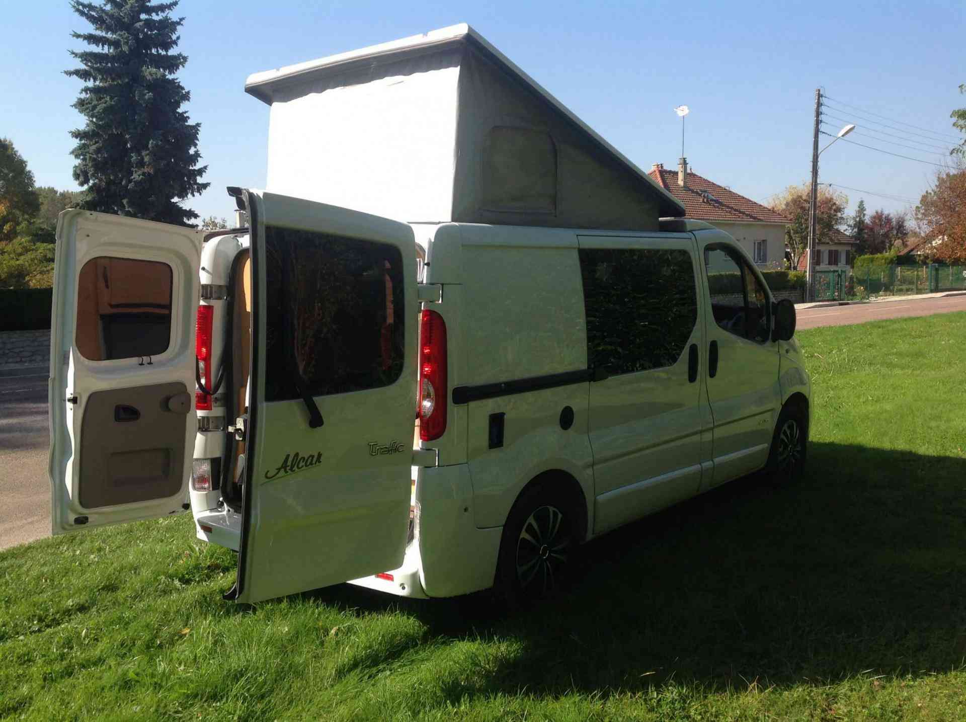 camping-car RENAULT  TRAFIC AMENAGE TOIT RELEVABLE 